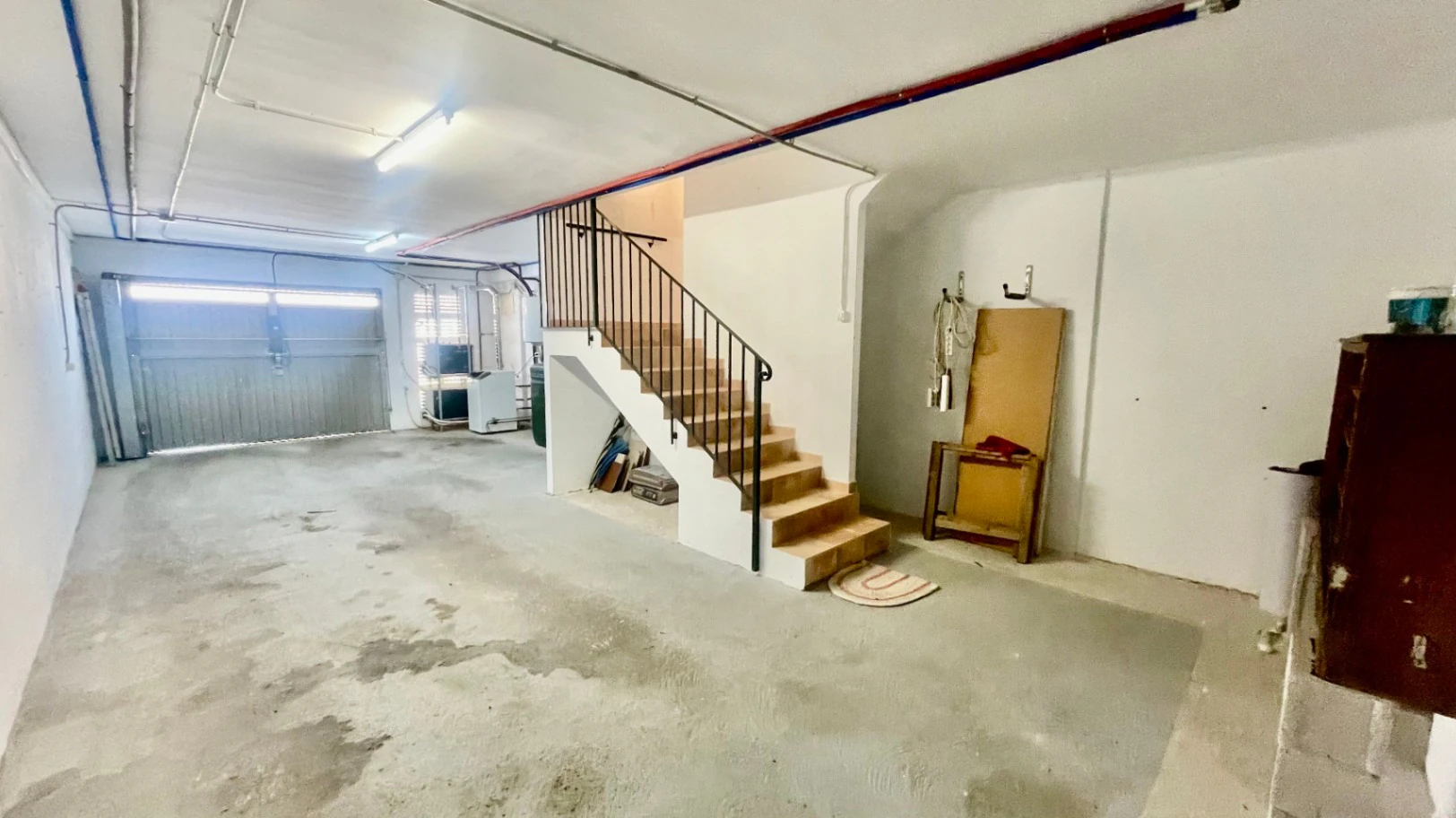 Modern townhouse for sale in Murla:  Spacious and versatile