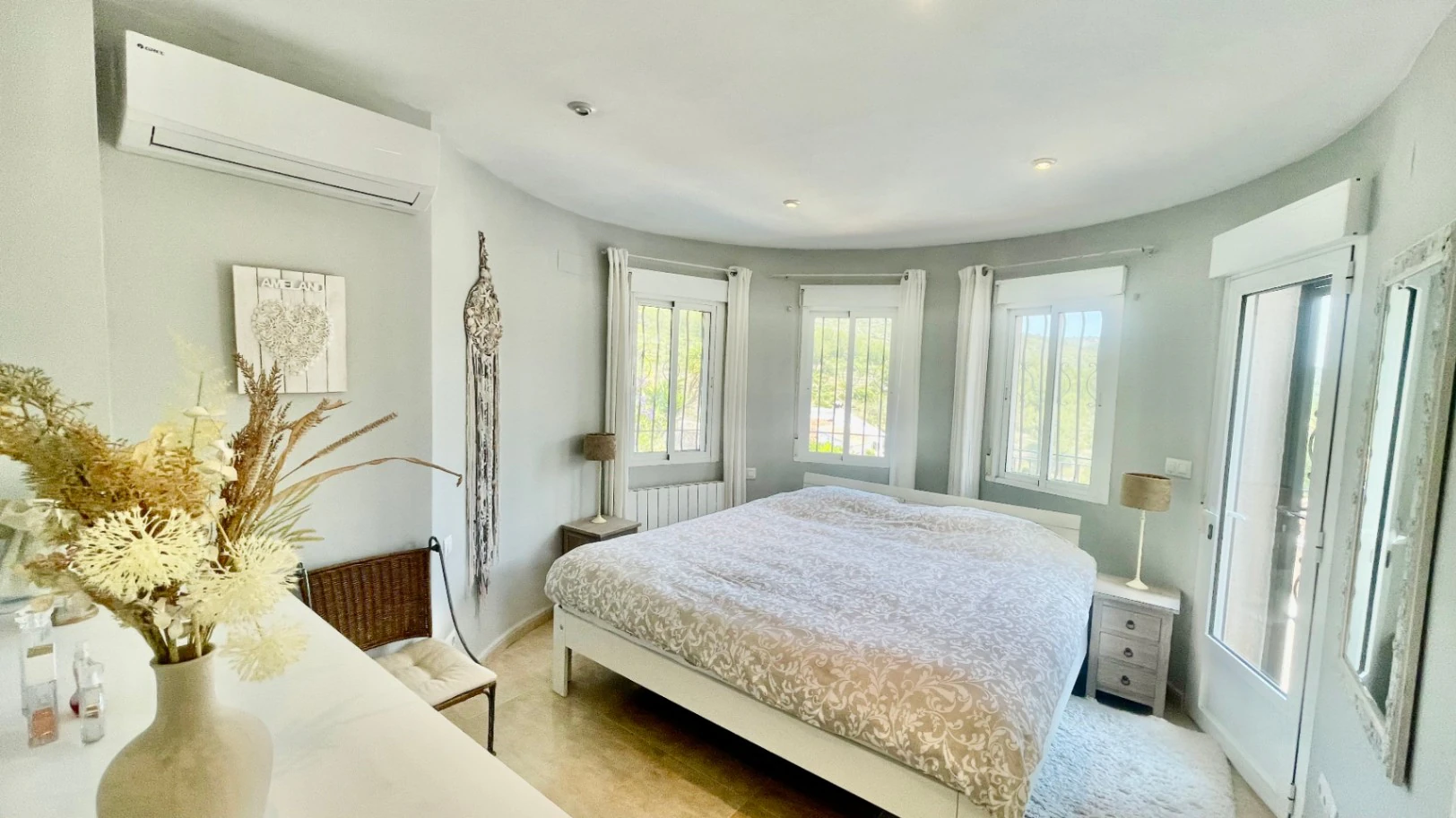 Villa for sale in Alcalali: Spacious corner plot
