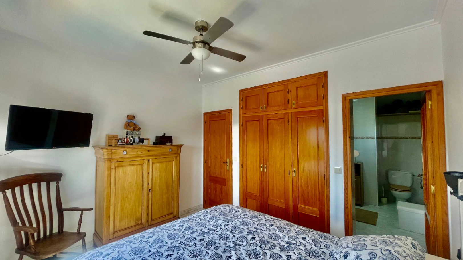 Villa for sale in Tormos: Spectacular views, guest apartment