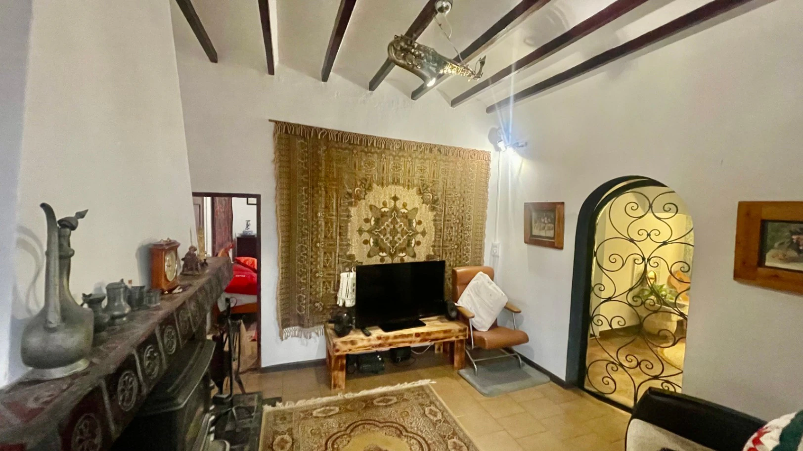 Traditional country home for sale in Llosa: Unique and charming