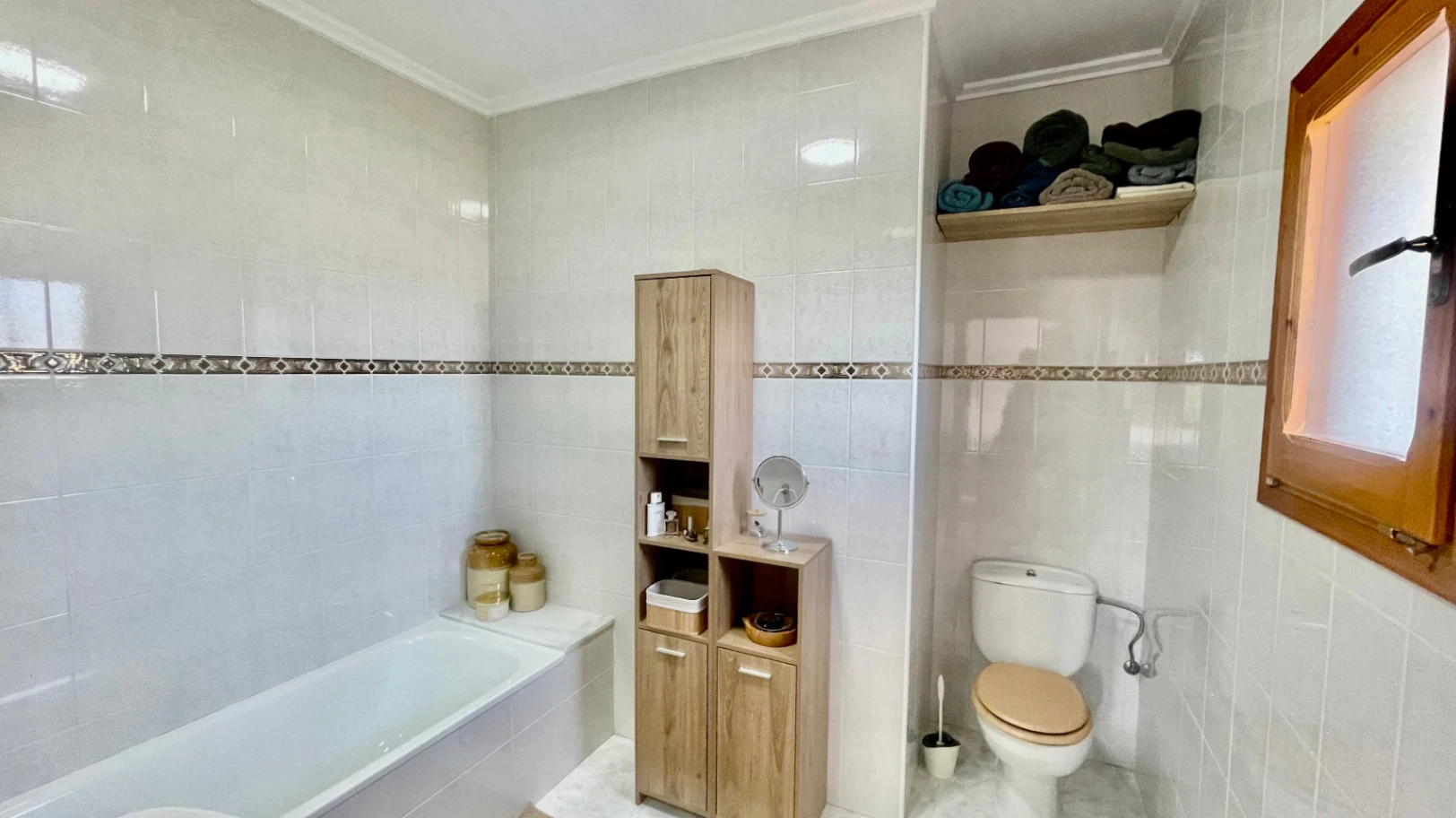 Villa for sale in Tormos: Spectacular views, guest apartment