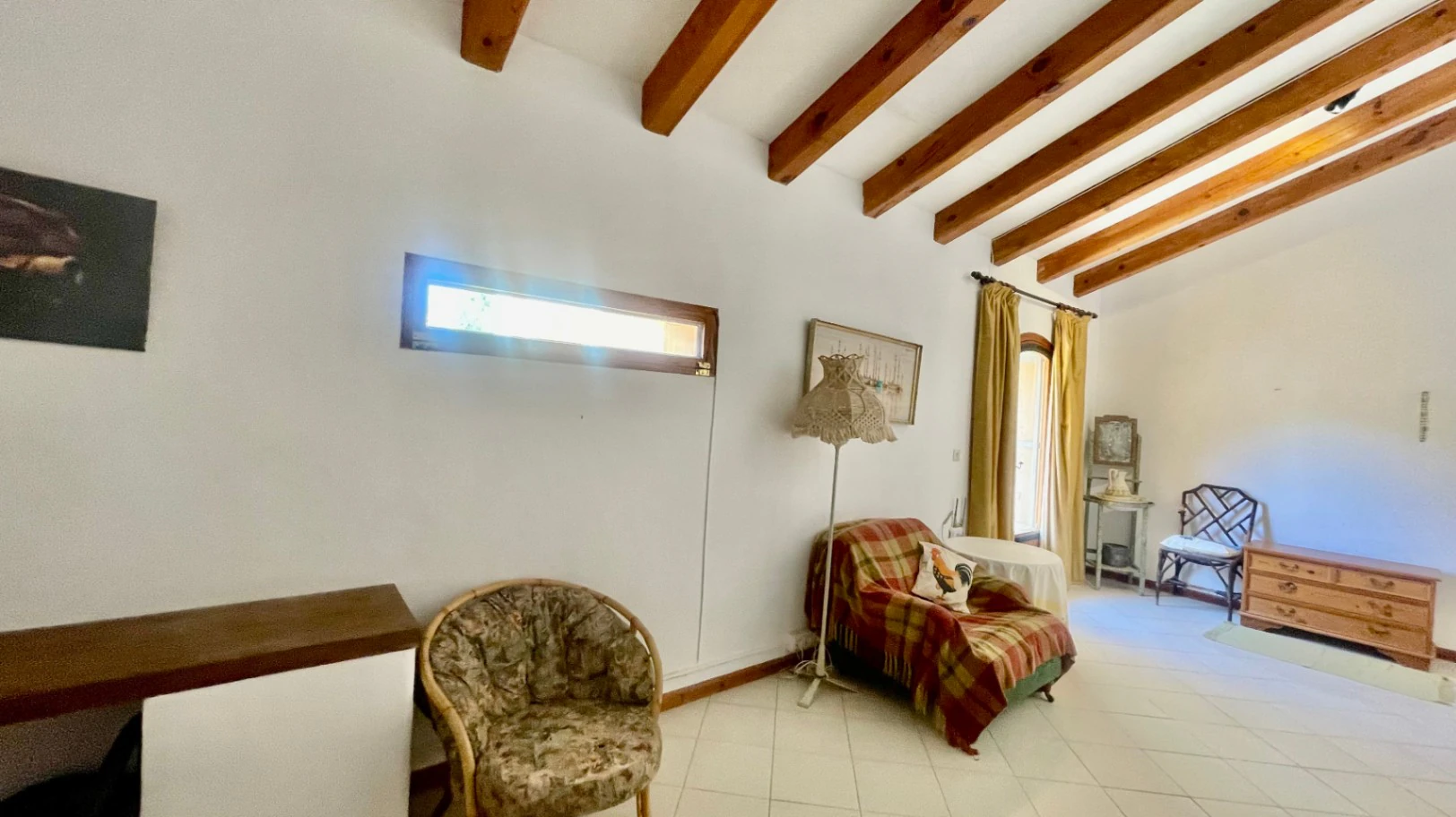 Traditional country home for sale in Llosa: Unique and charming
