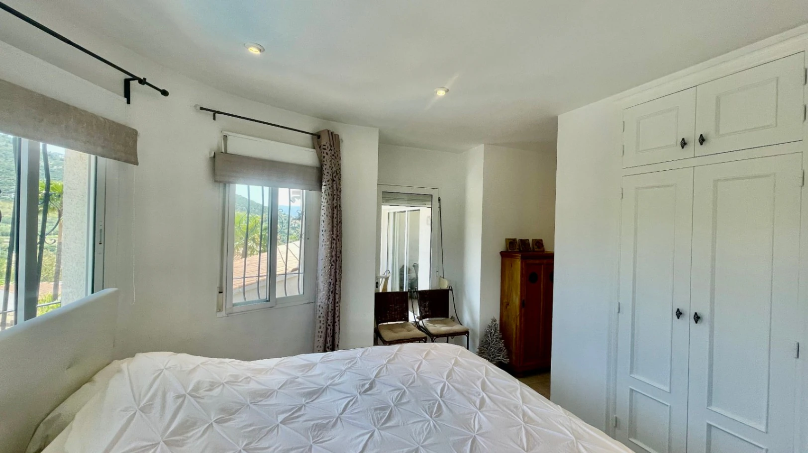 Villa for sale in Alcalali: Spacious corner plot