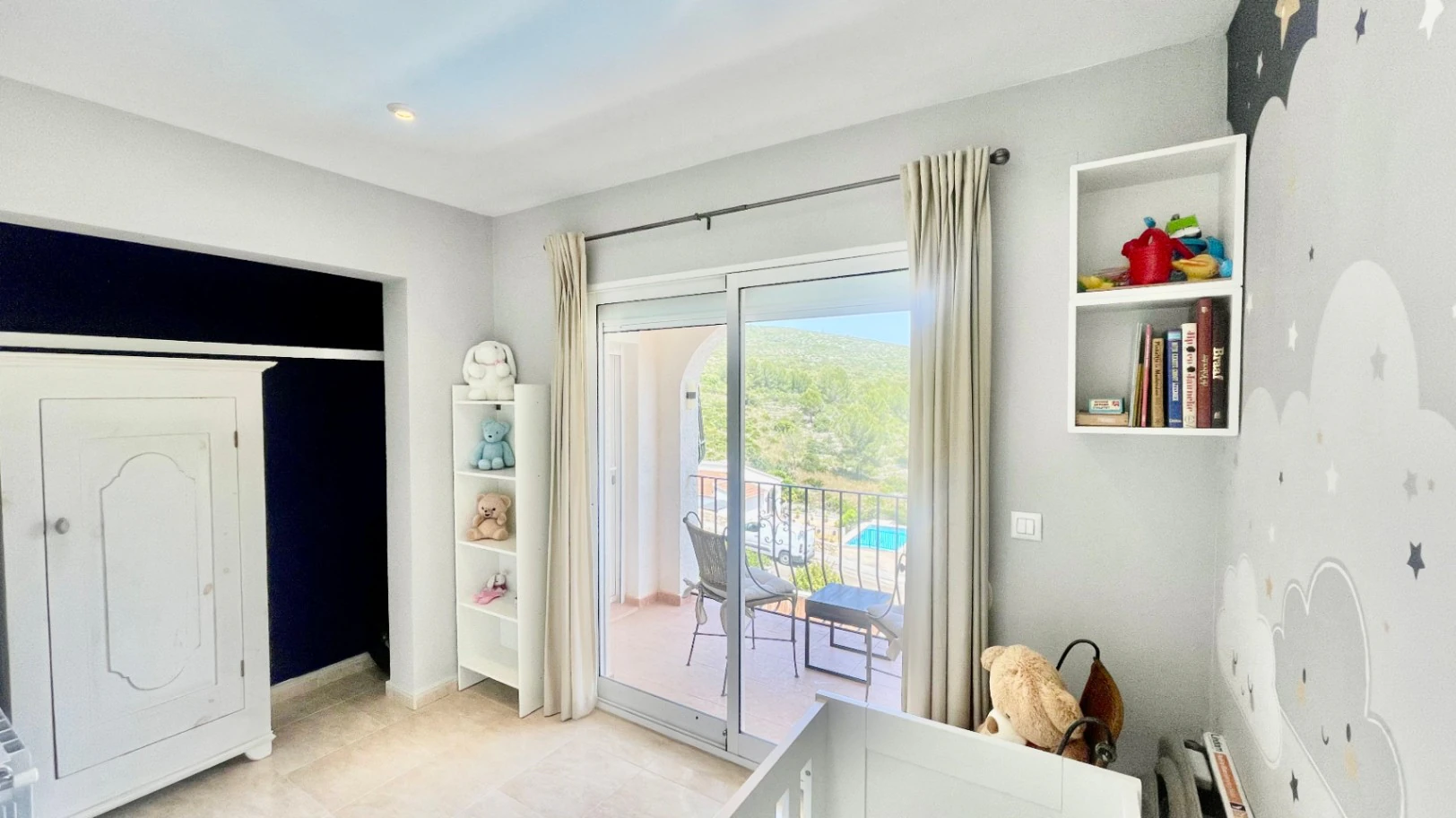 Villa for sale in Alcalali: Spacious corner plot