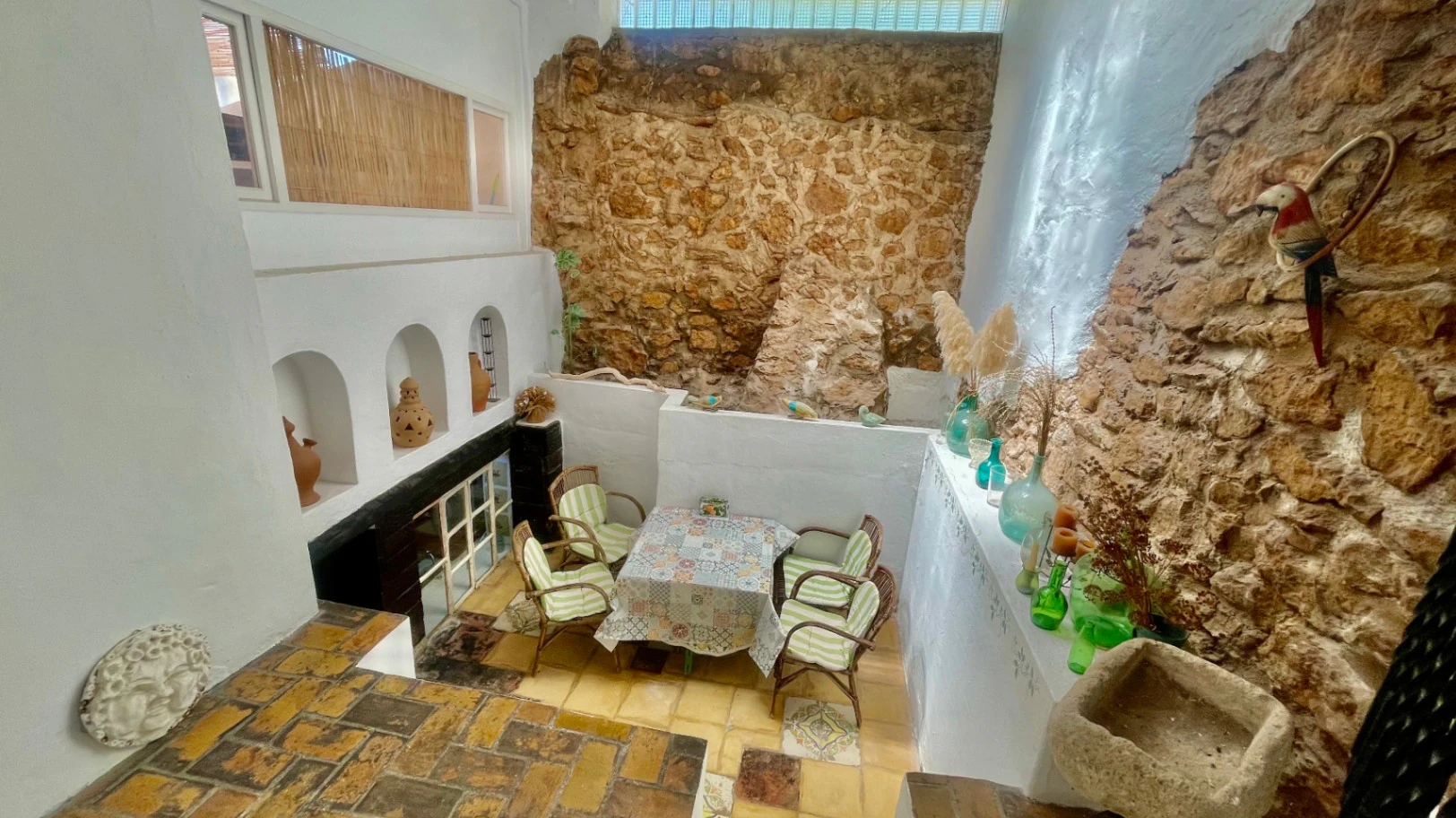 Traditional country home for sale in Llosa: Unique and charming