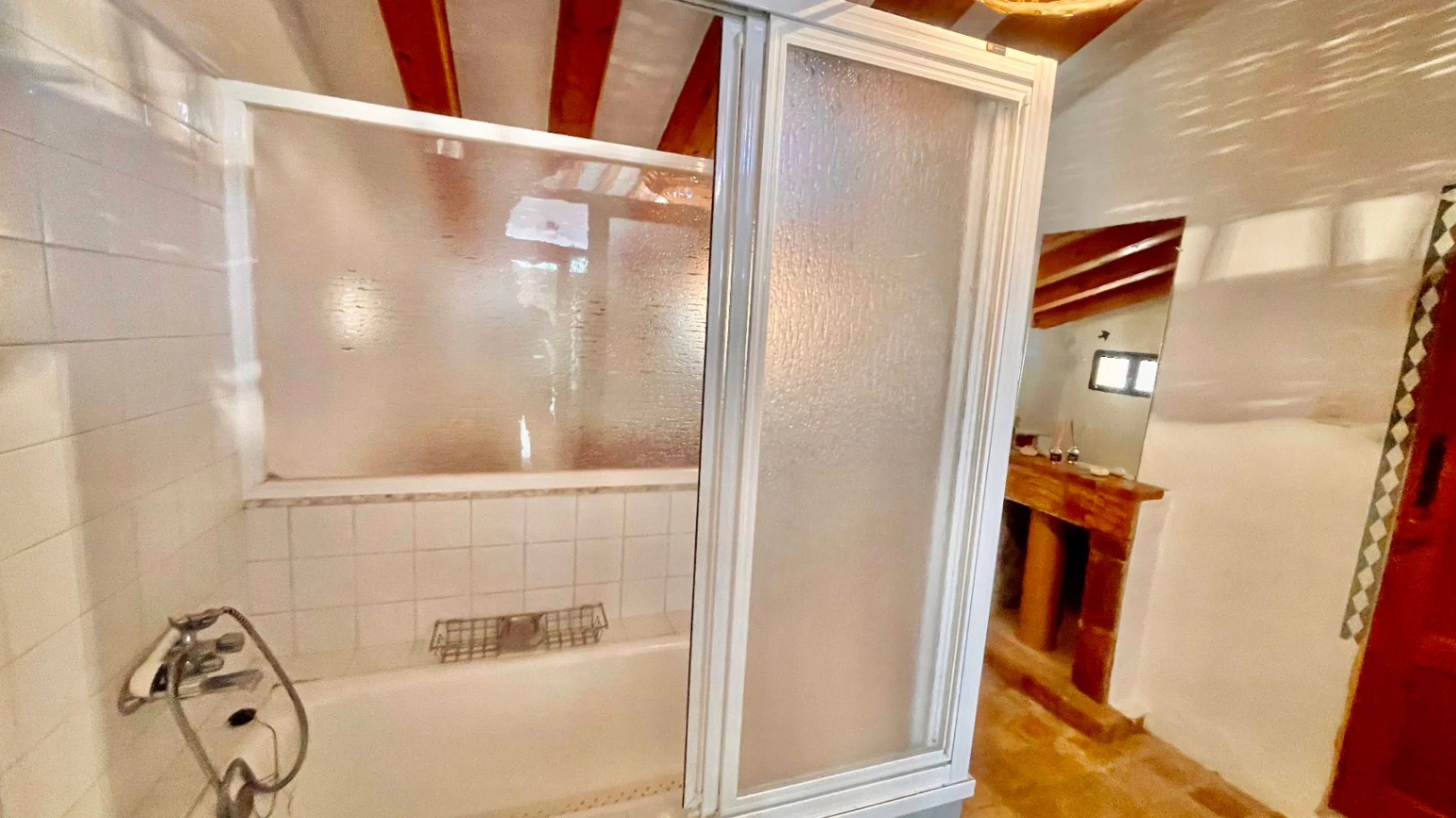 Traditional country home for sale in Llosa: Unique and charming