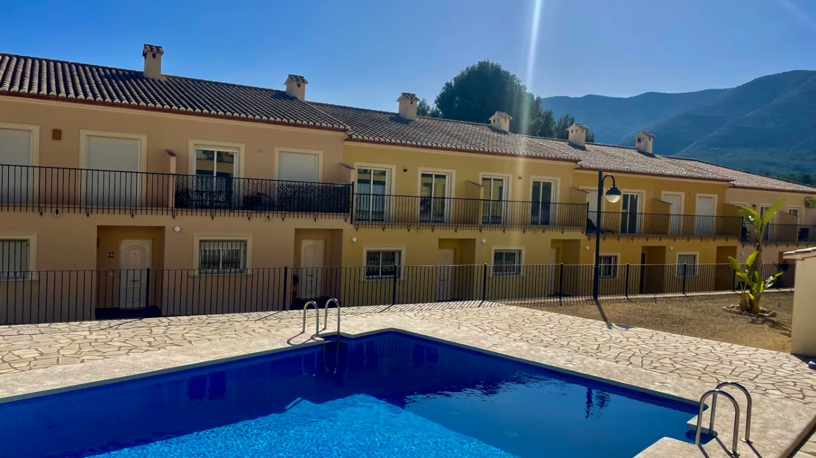 Modern townhouse for sale in Murla:  Spacious and versatile