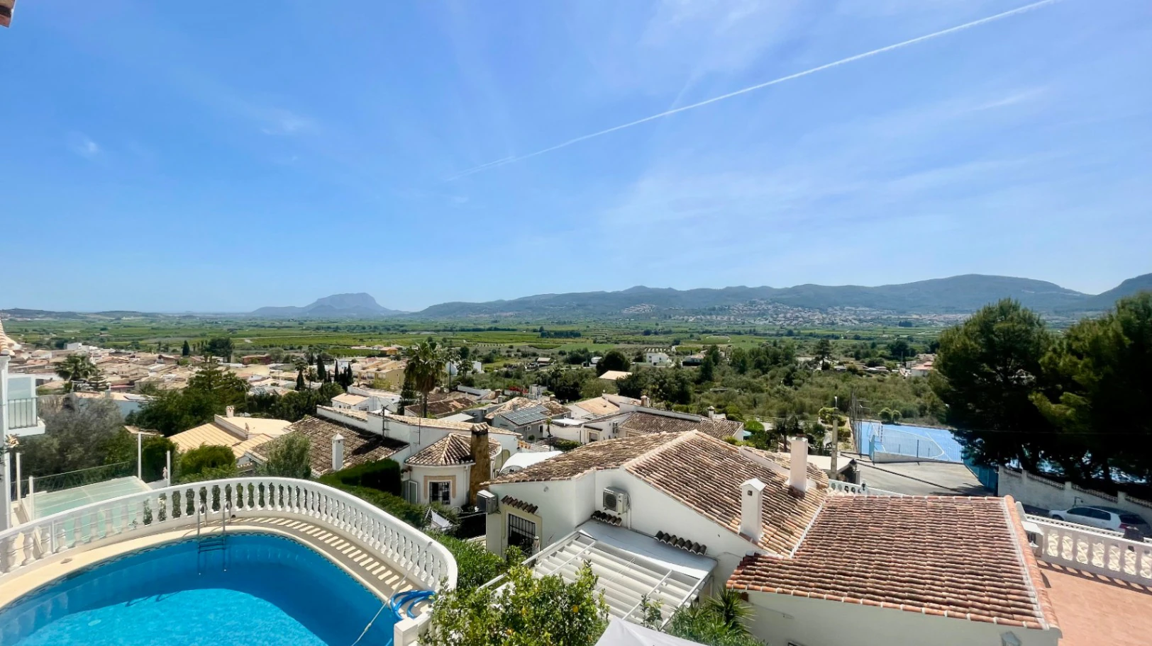 Villa for sale in Tormos: Spectacular views, guest apartment