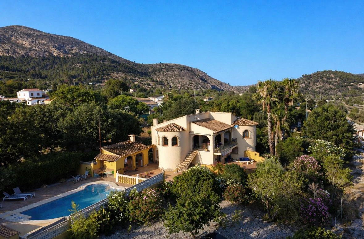 Villa for sale in Jalon: Spacious flat plot, quiet location