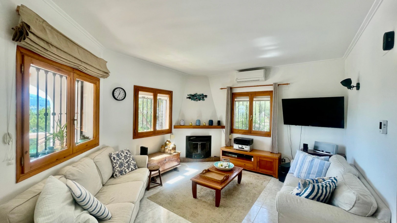 Villa for sale in Tormos: Spectacular views, guest apartment