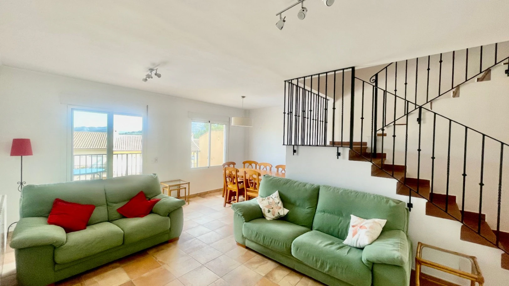 Modern townhouse for sale in Murla:  Spacious and versatile