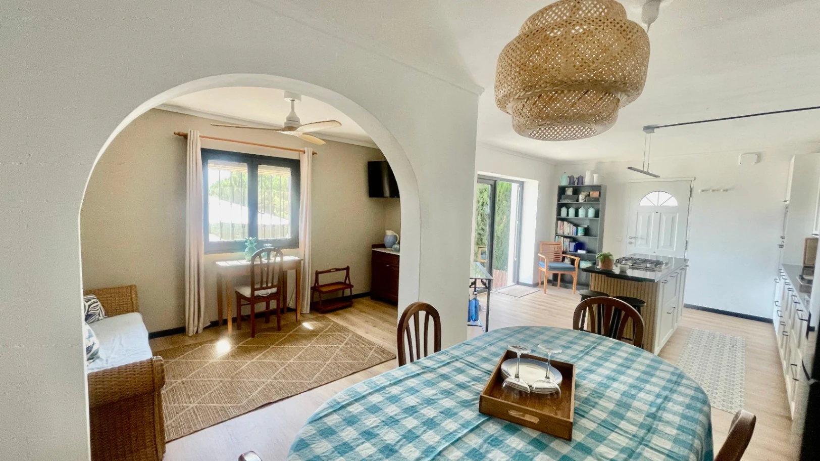 Villa for sale in Tormos: Spectacular views, guest apartment