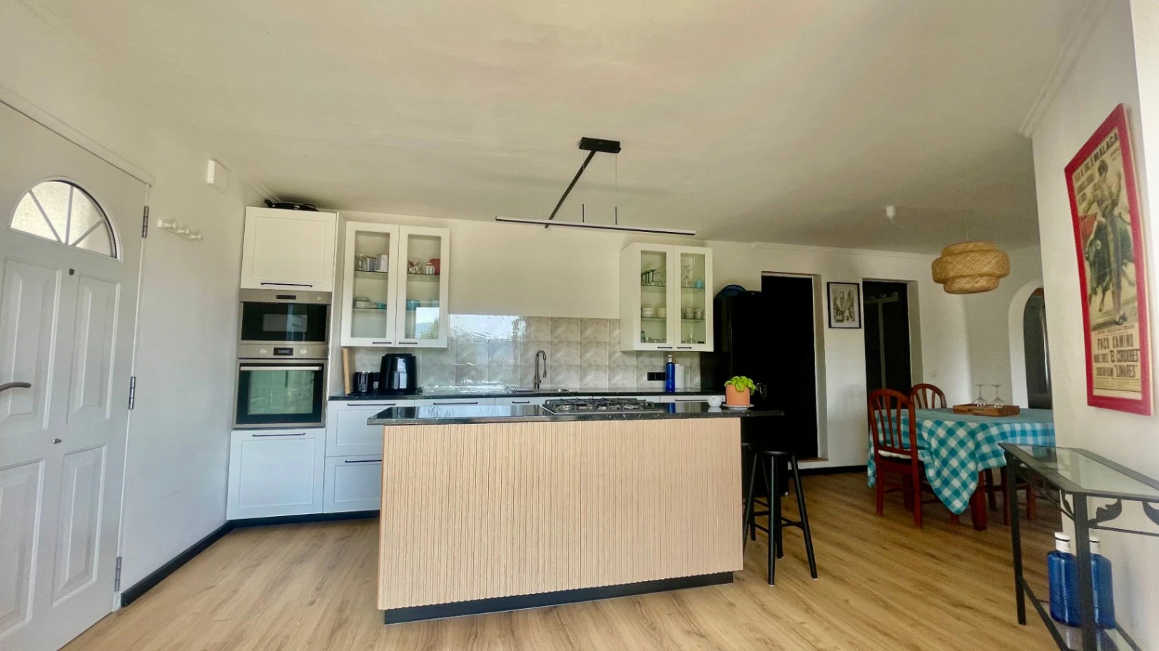 Villa à vendre à Tormos : vue imprenable, appartement d'amis