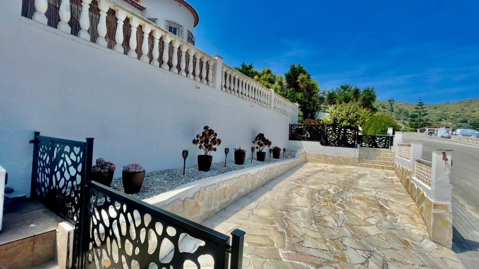 Villa te koop in Alcalalí: Ruim hoekperceel