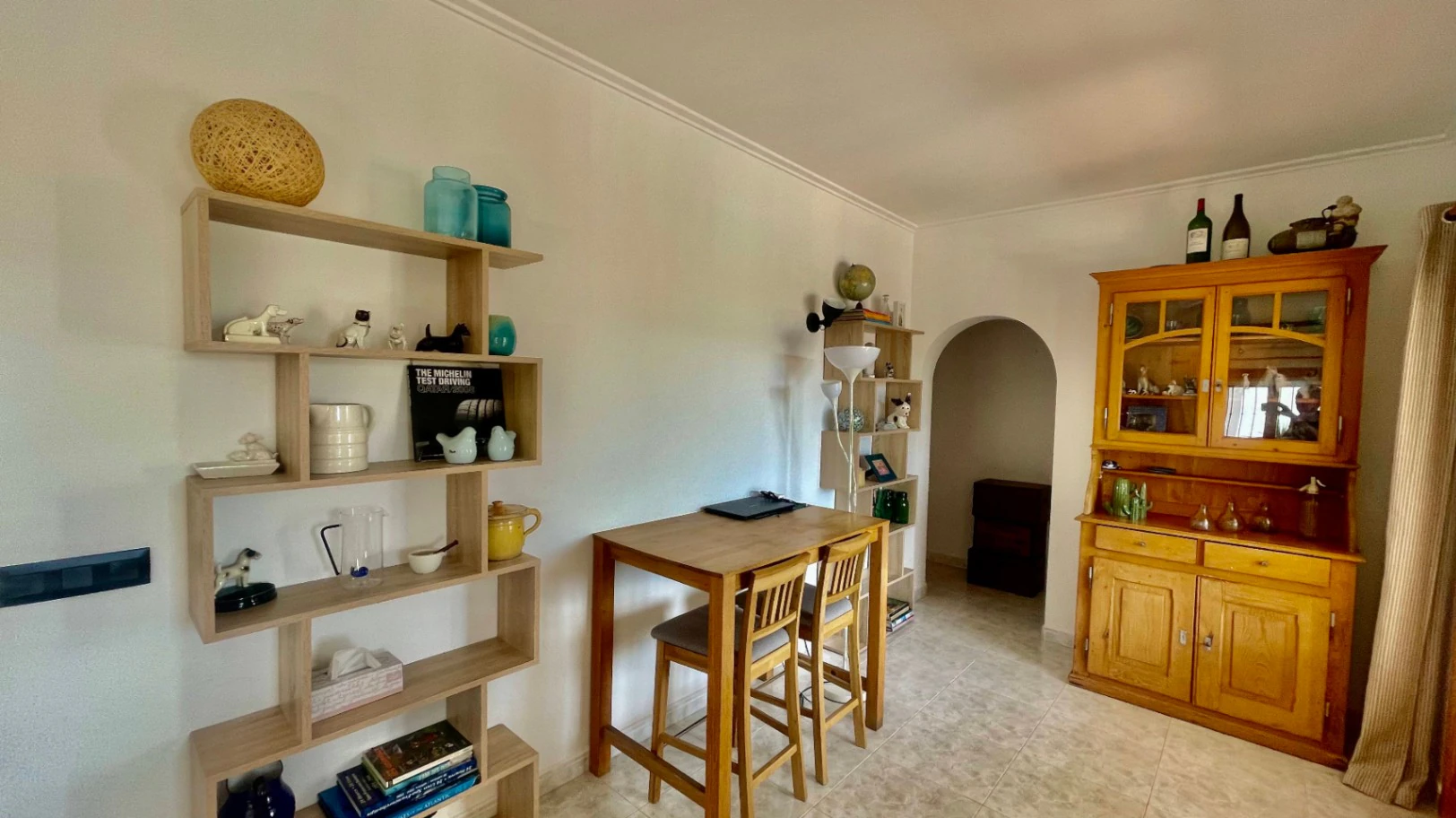 Villa à vendre à Tormos : vue imprenable, appartement d'amis