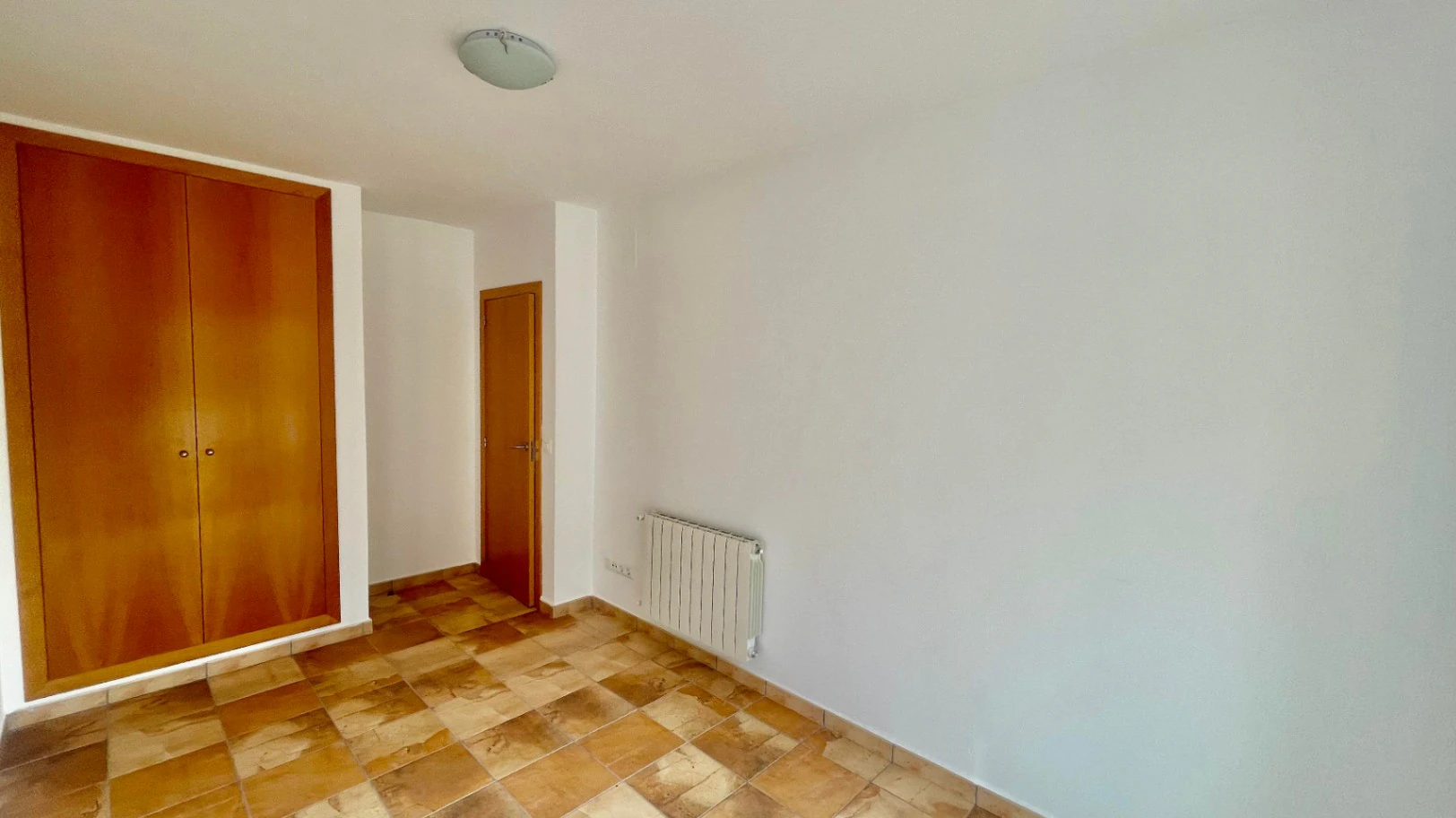 Adosado moderno en venta en Murla: espacioso y versátil