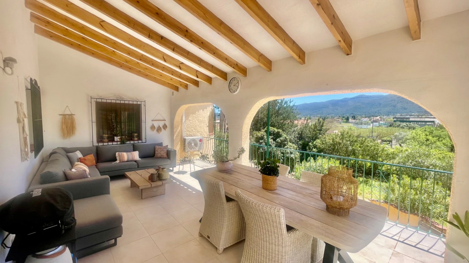 Villa en venta en Jalón: parcela llana y espaciosa, en una zona tranquila