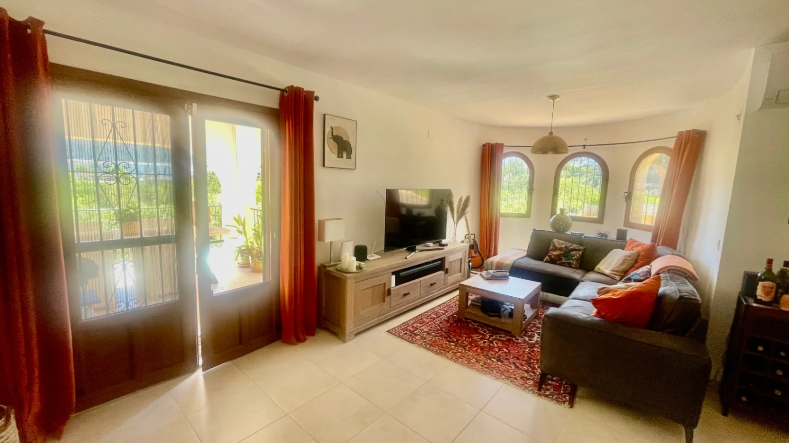 Villa en venta en Jalón: parcela llana y espaciosa, en una zona tranquila