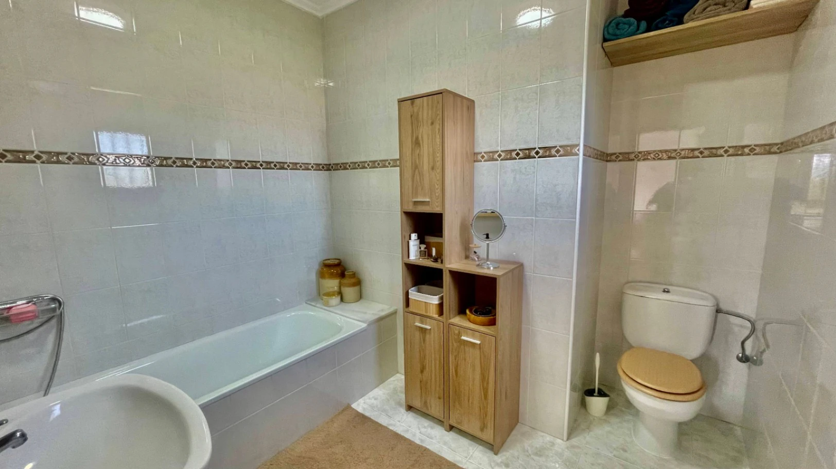 Villa à vendre à Tormos : vue imprenable, appartement d'amis