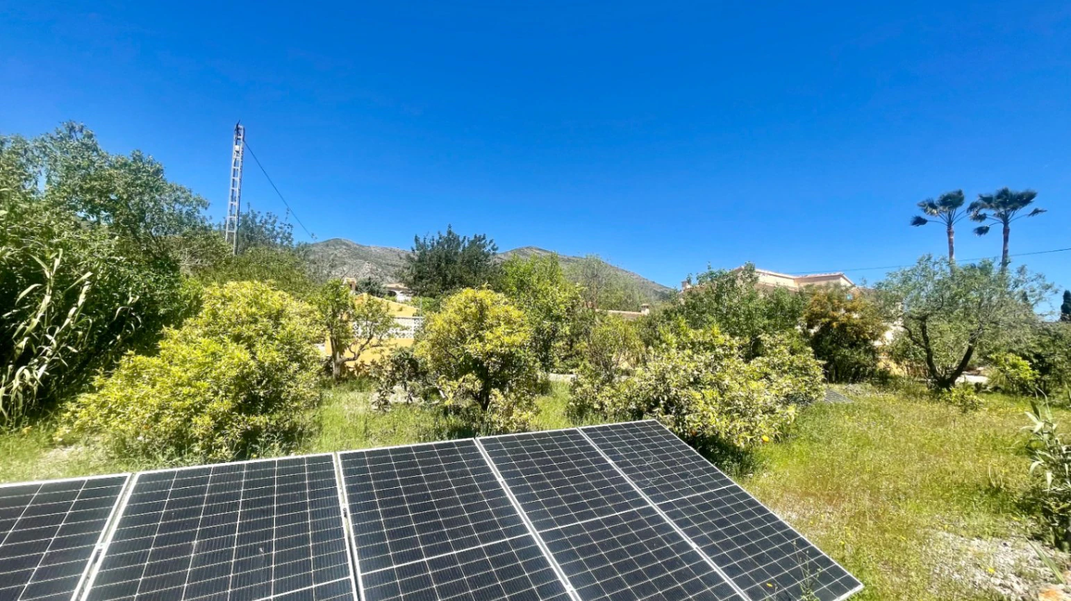 Villa en venta en Jalón: parcela llana y espaciosa, en una zona tranquila
