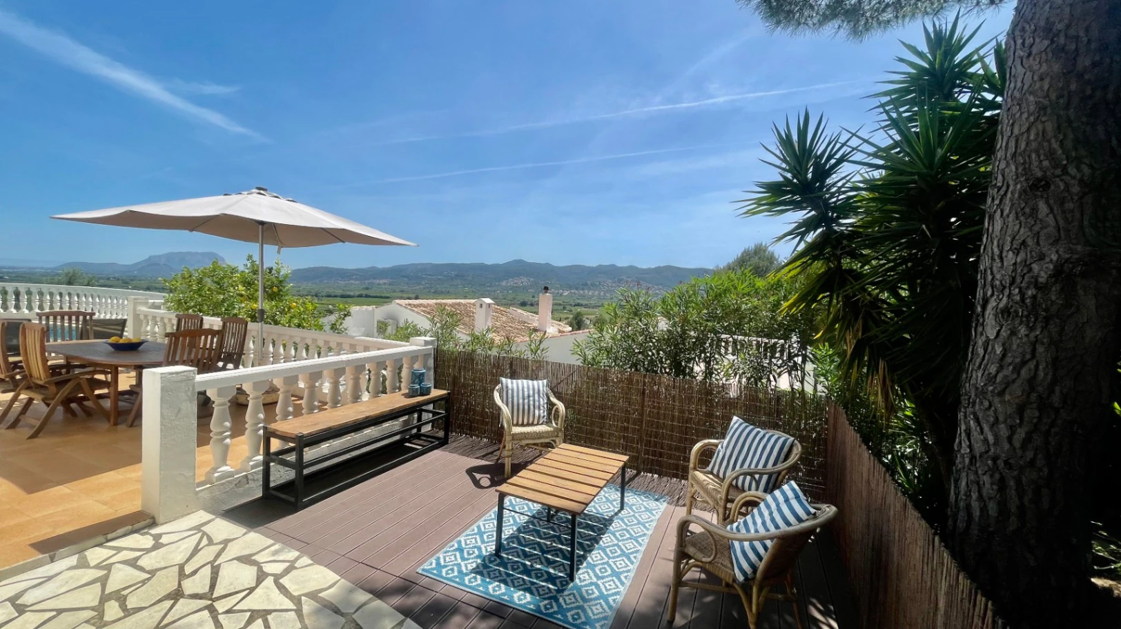 Villa à vendre à Tormos : vue imprenable, appartement d'amis