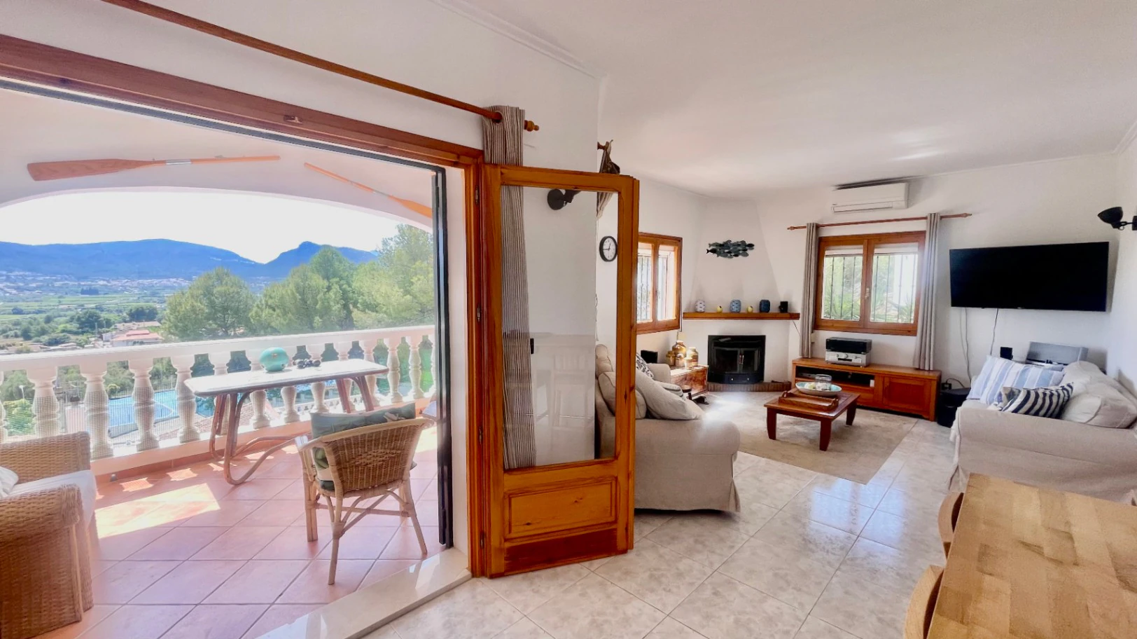 Villa à vendre à Tormos : vue imprenable, appartement d'amis