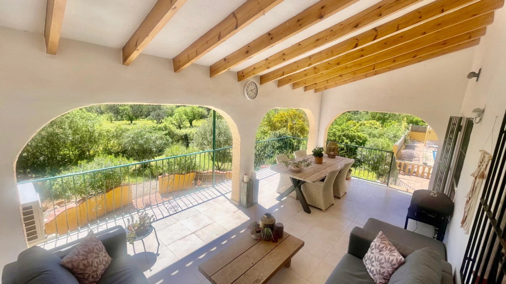 Villa en venta en Jalón: parcela llana y espaciosa, en una zona tranquila