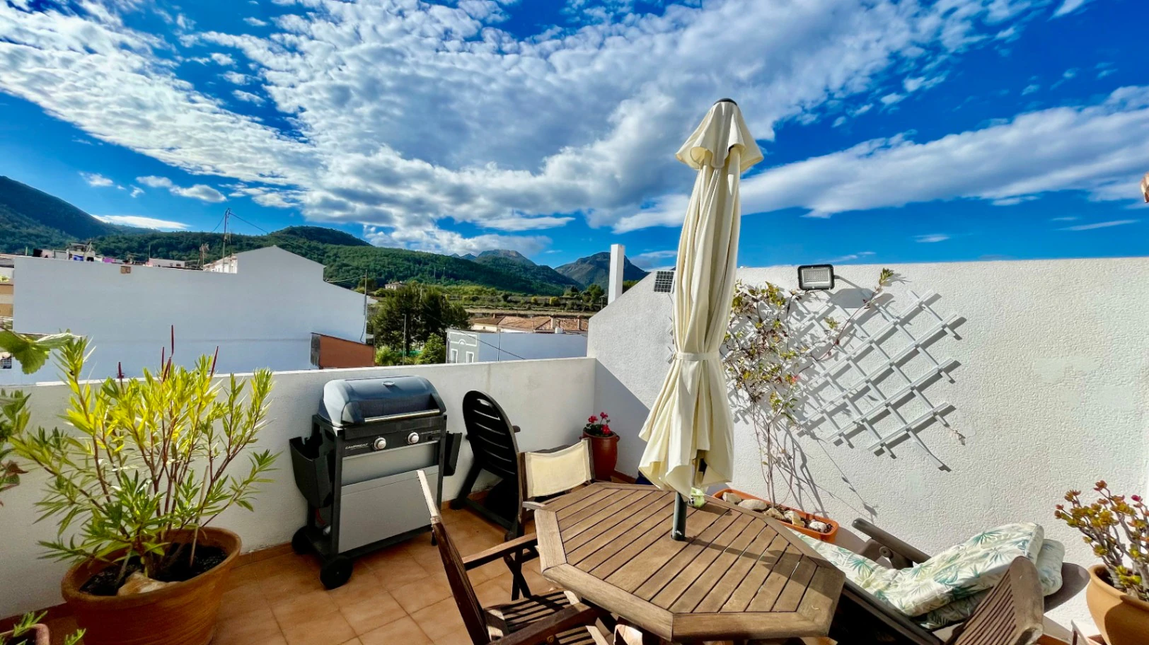 Penthouse apartment in Jalon: Prime central location