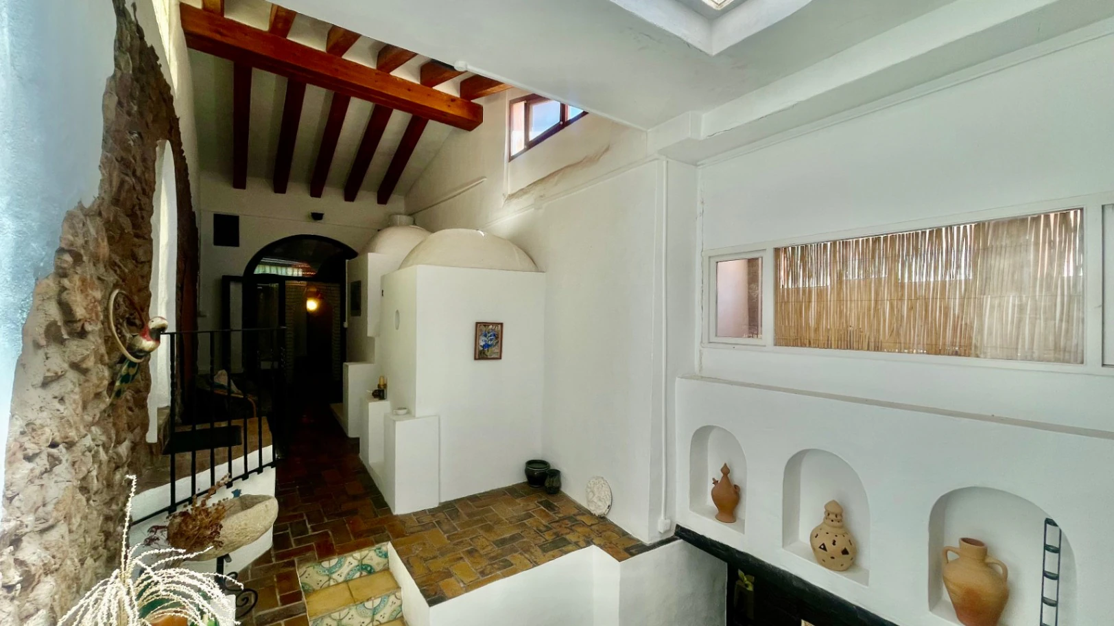 Traditional country home for sale in Llosa: Unique and charming