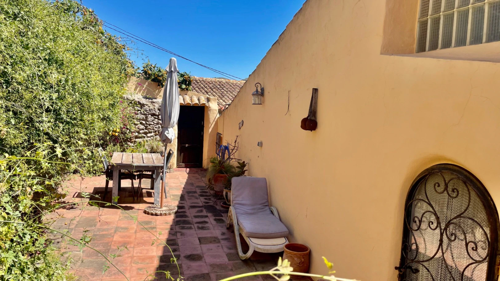 Traditional country home for sale in Llosa: Unique and charming