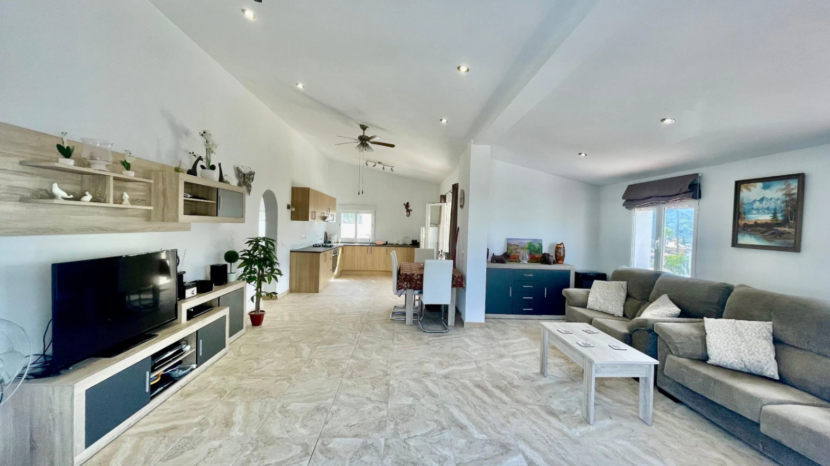 Villa for sale in Orba: Panoramic views, separate guest apartment