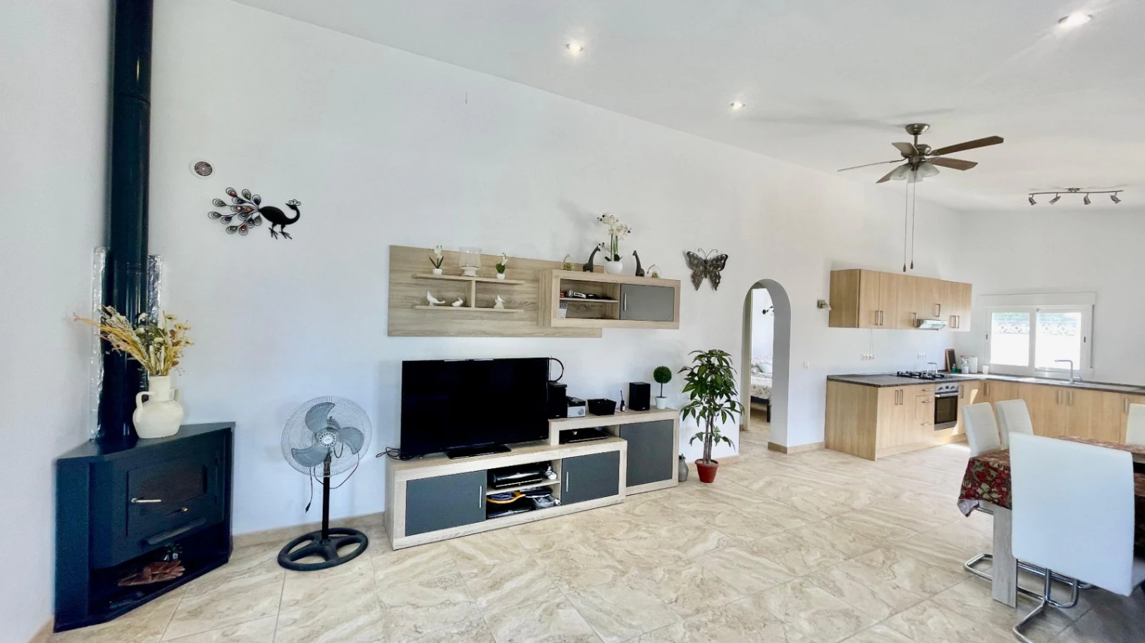 Villa for sale in Orba: Panoramic views, separate guest apartment
