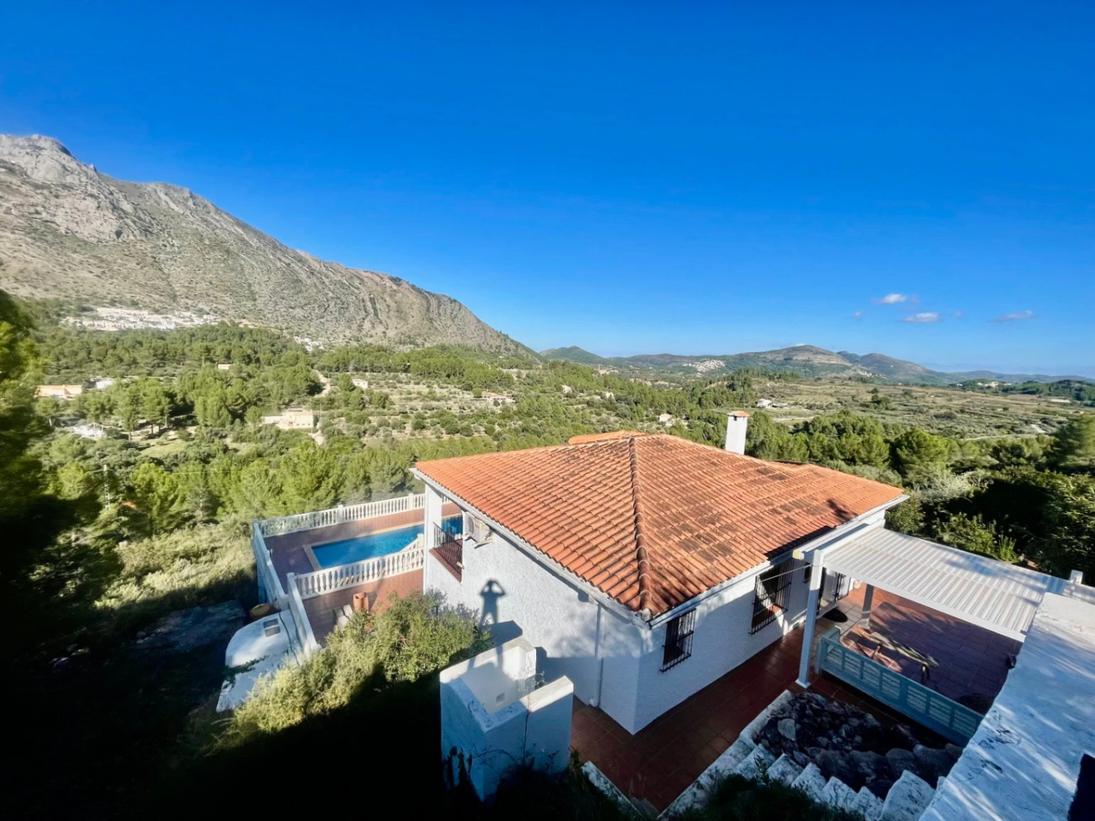 Villa for sale in Benigembla: Peaceful, rural, completely private