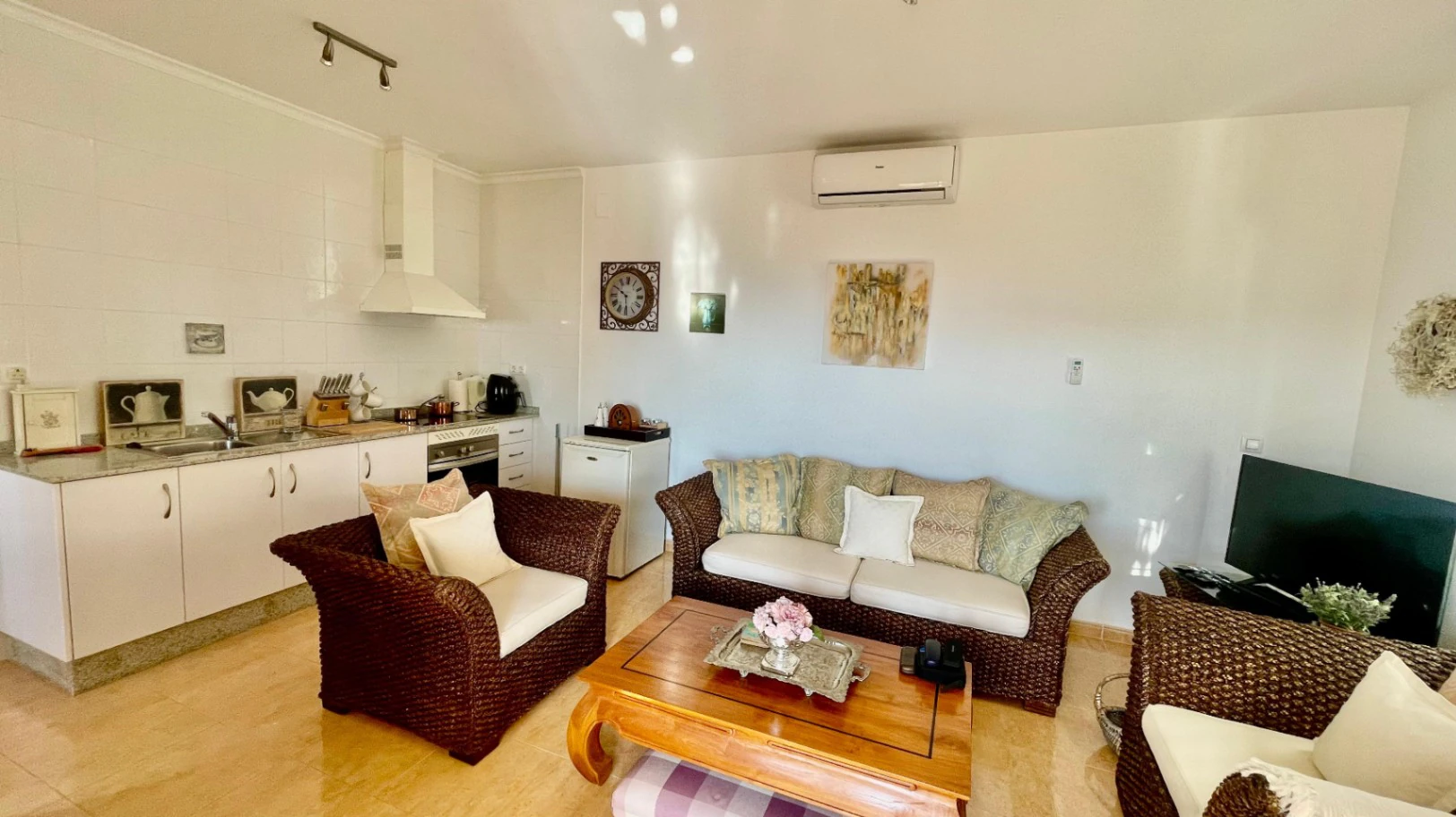 Villa for sale in Jalon: Spectacular, south-facing valley views