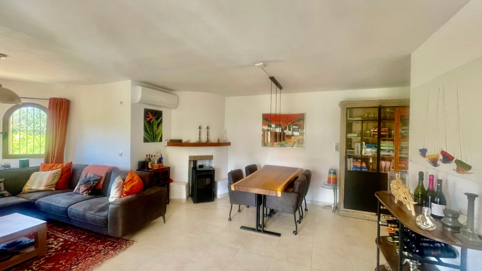 Villa for sale in Jalon: Spacious flat plot, quiet location