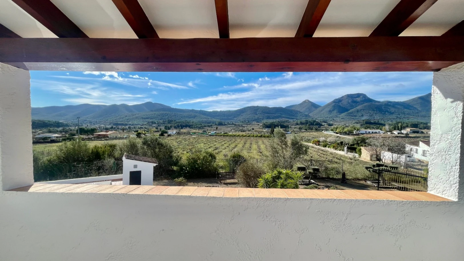 Villa for sale in Jalon: Secluded, sought-after location