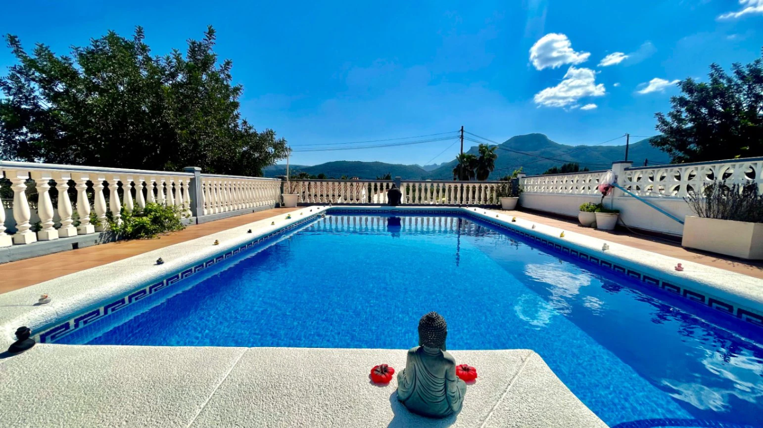 Villa for sale in Alcalali: One level, south-facing, generous plot
