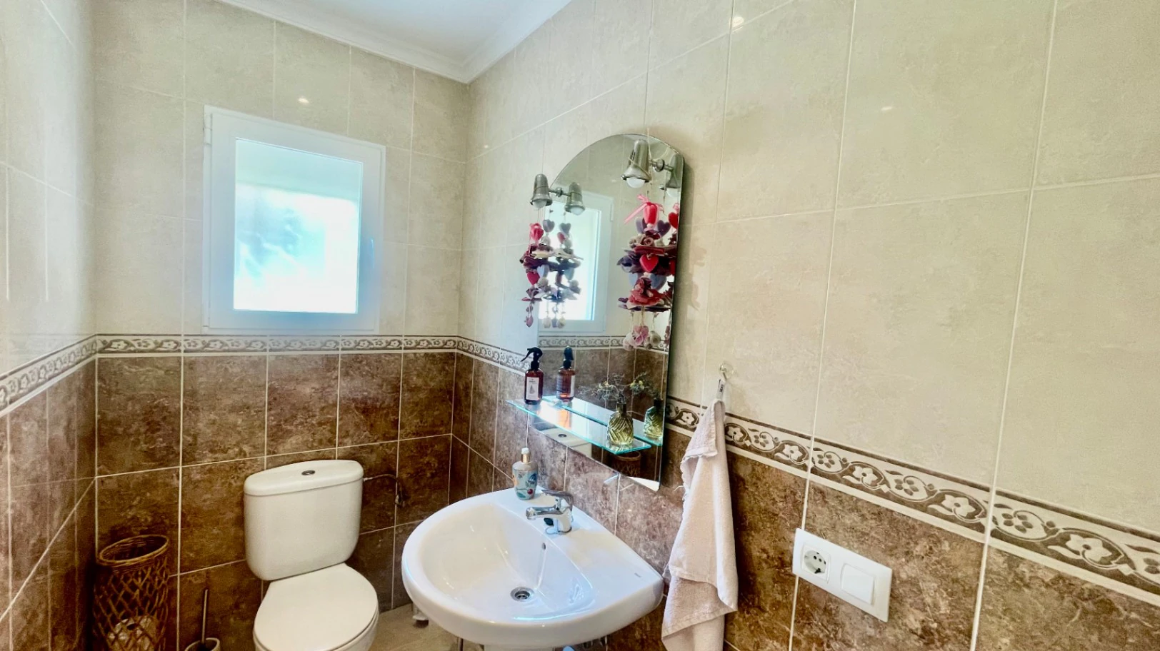 Villa for sale in Alcalali: Spacious corner plot
