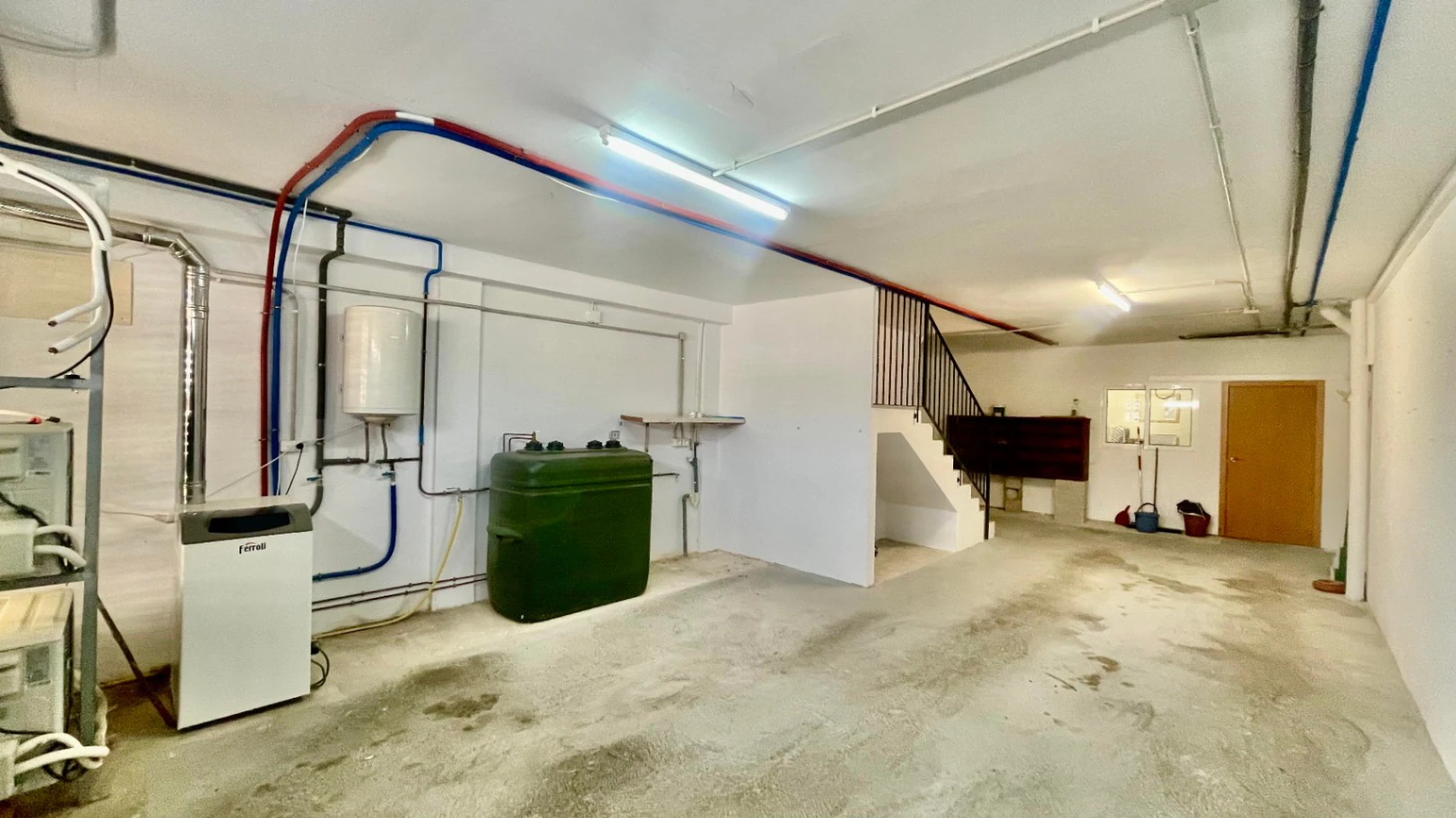 Modern townhouse for sale in Murla:  Spacious and versatile