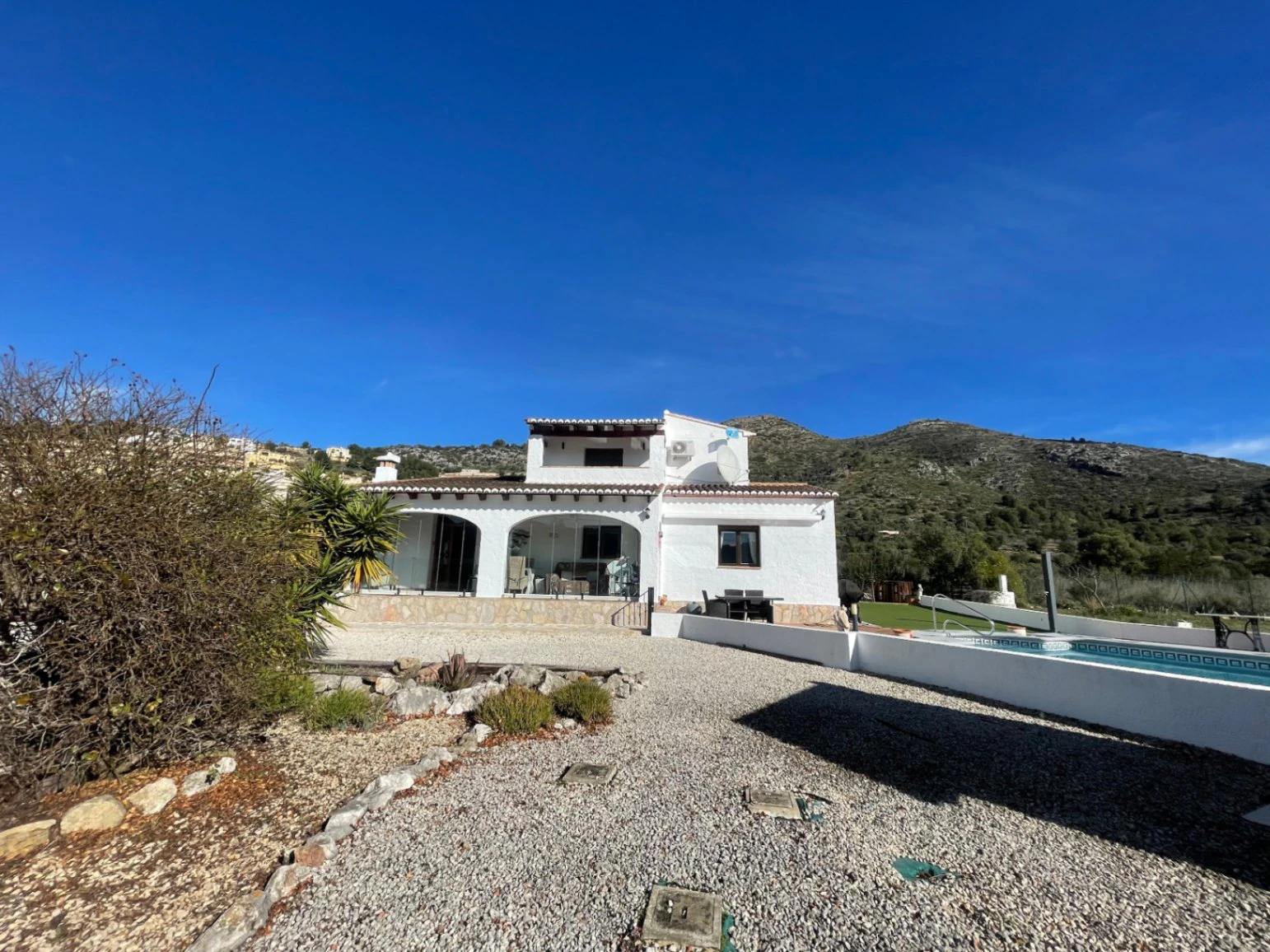 Villa for sale in Jalon: Secluded, sought-after location
