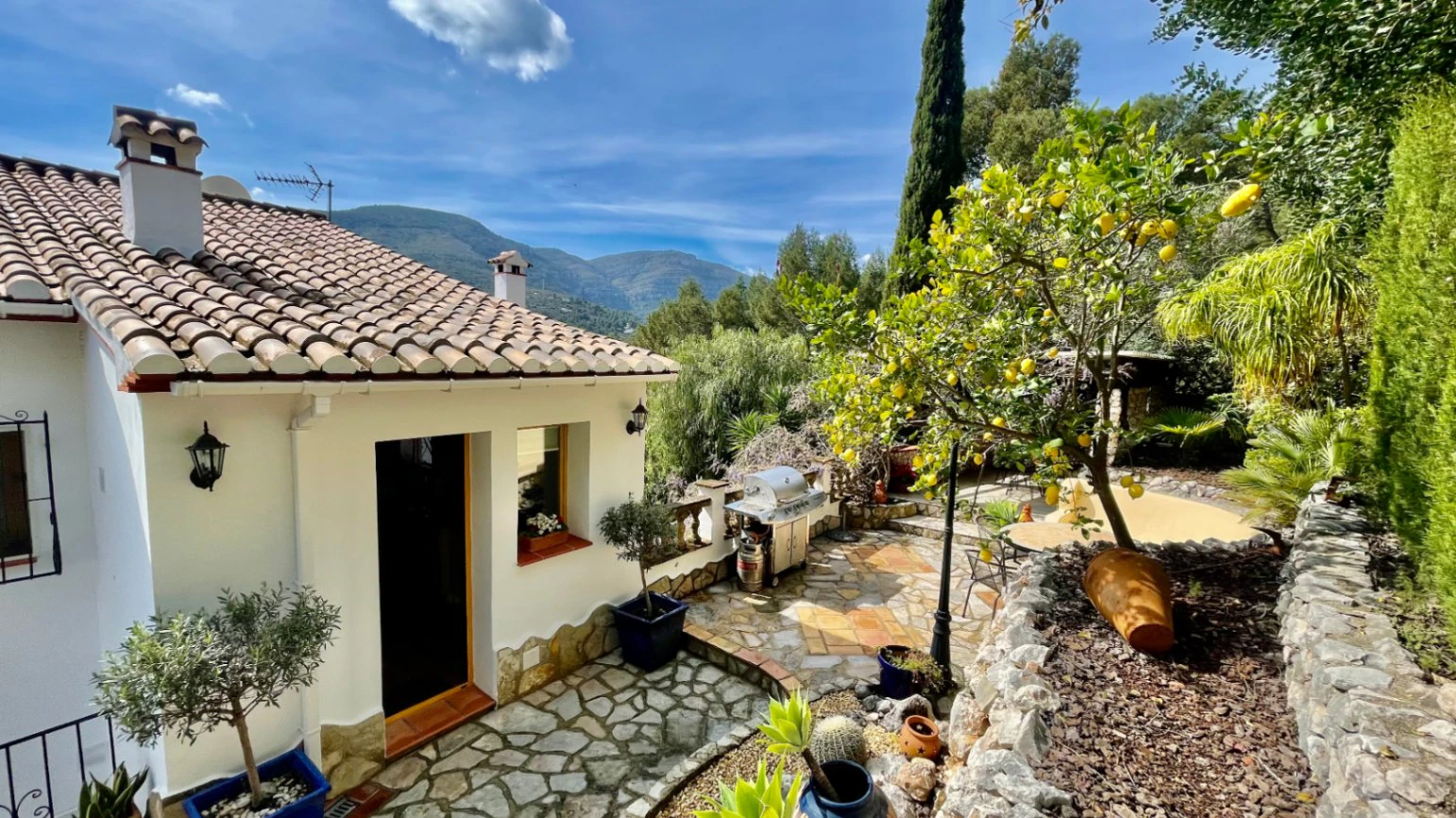 Villa for sale in Benigembla: Breathtaking views, exceptional privacy