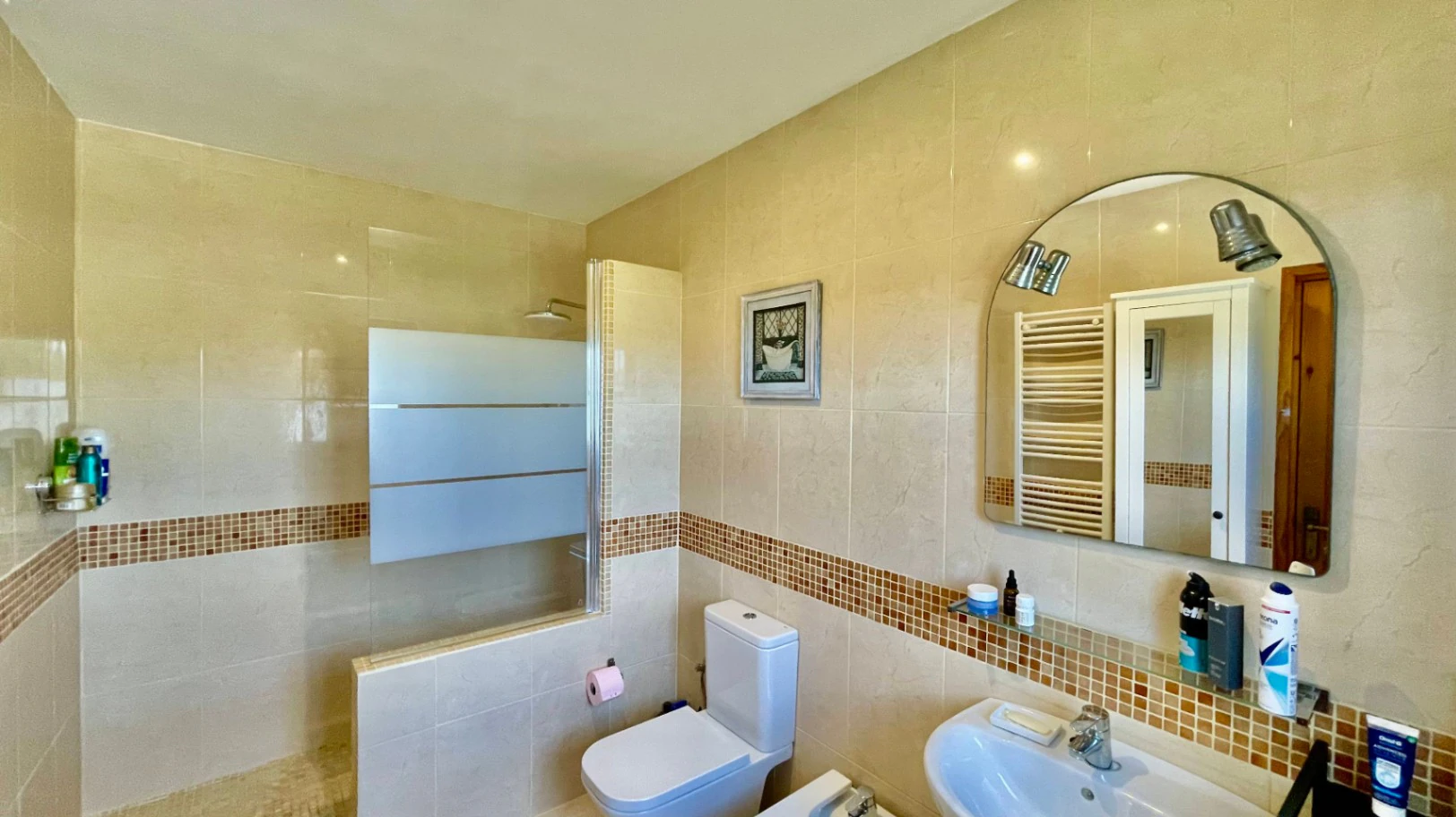 Villa for sale in Jalon: Spacious flat plot, quiet location