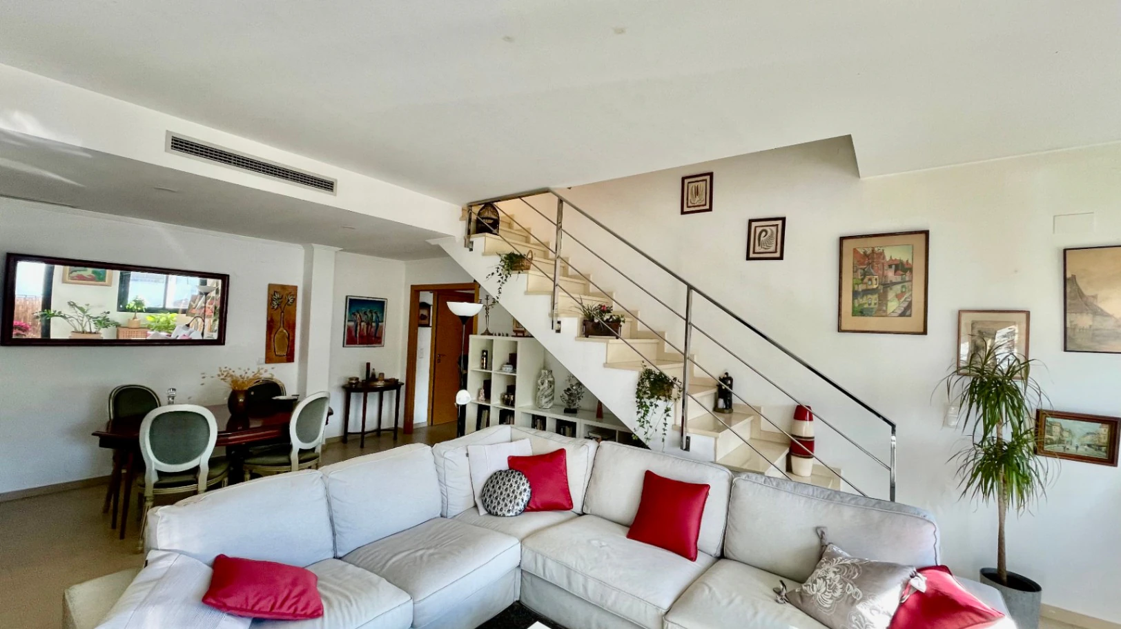 Penthouse apartment in Jalon: Prime central location