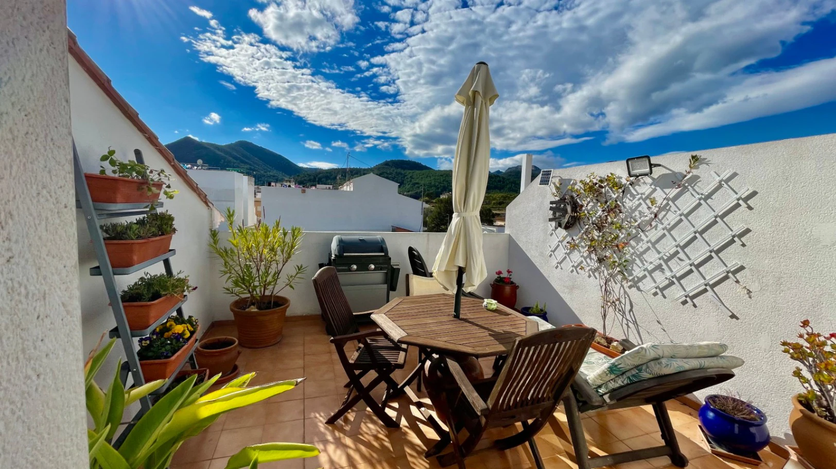 Penthouse apartment in Jalon: Prime central location