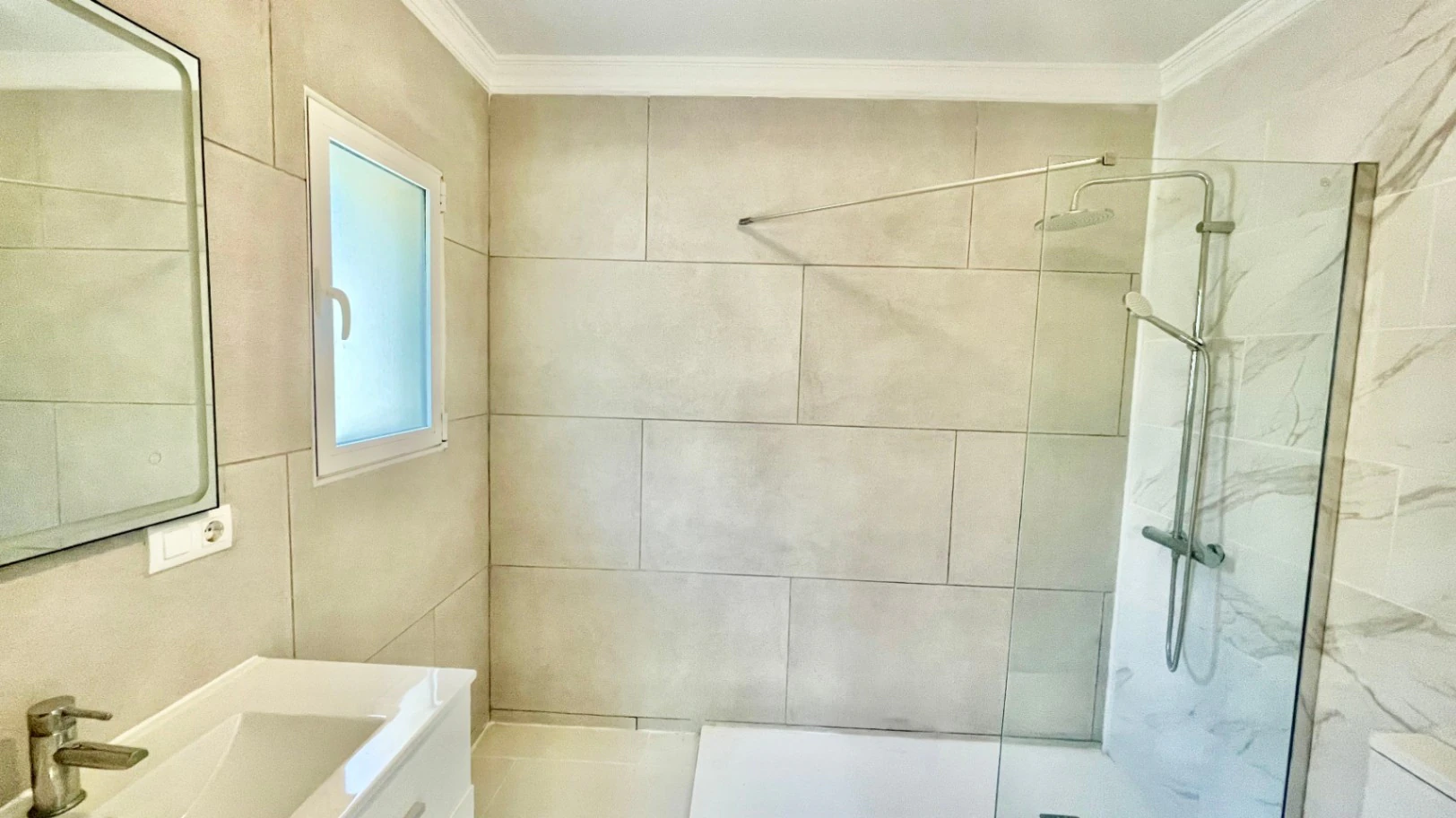 Villa for sale in Alcalali - Corner plot, mountain views