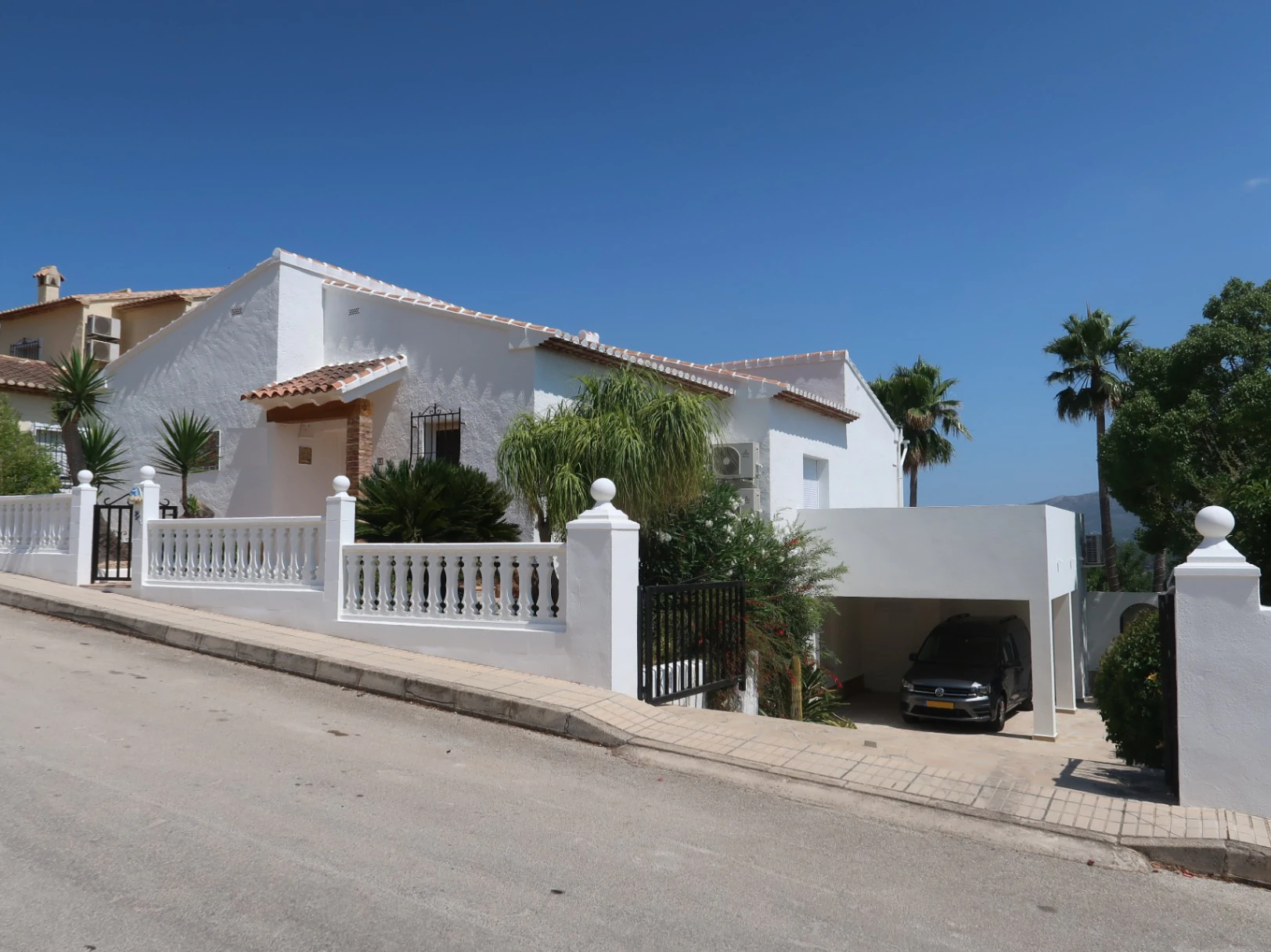Villa for sale in Jalon: Frontline with spectacular south-facing views