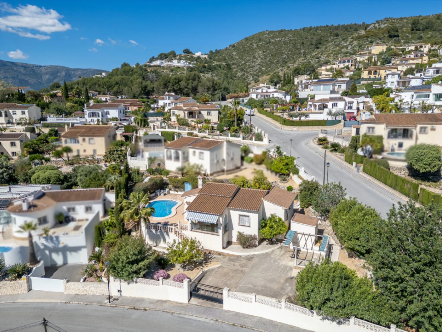 Villa for sale in Alcalali - Corner plot, mountain views