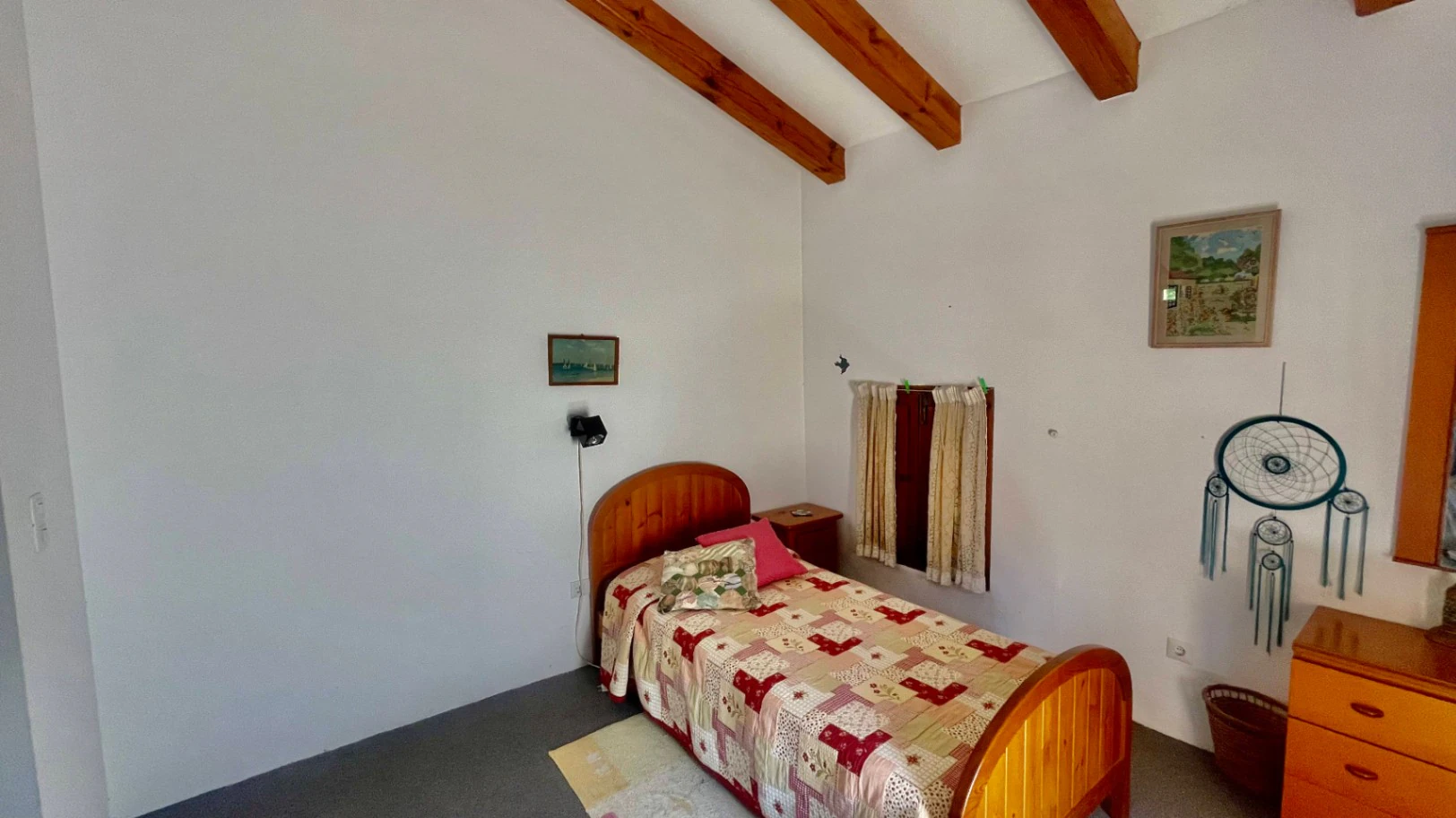 Traditional country home for sale in Llosa: Unique and charming