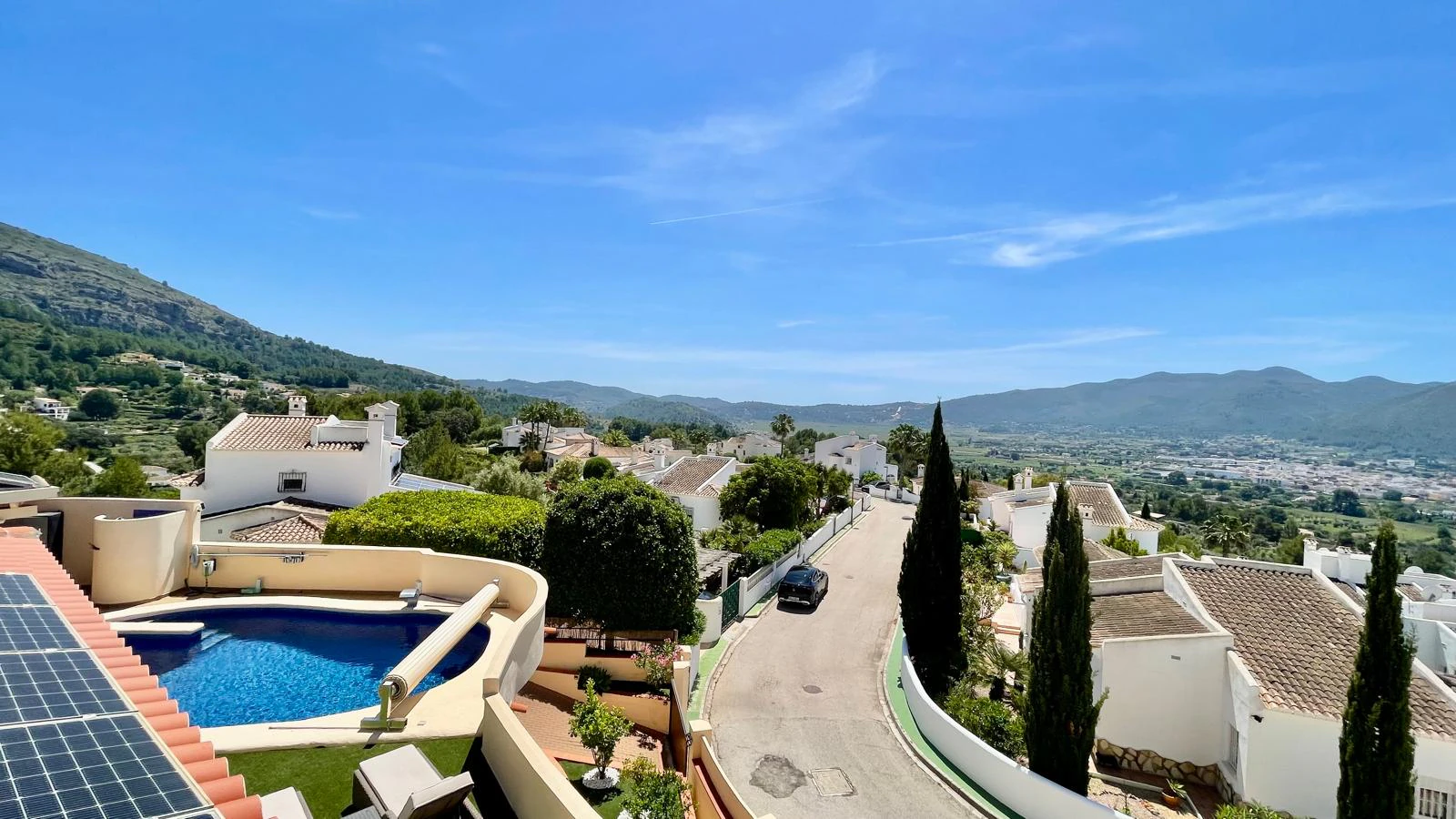 Villa en venta en Jalon: Lujosa, eficiente en energía