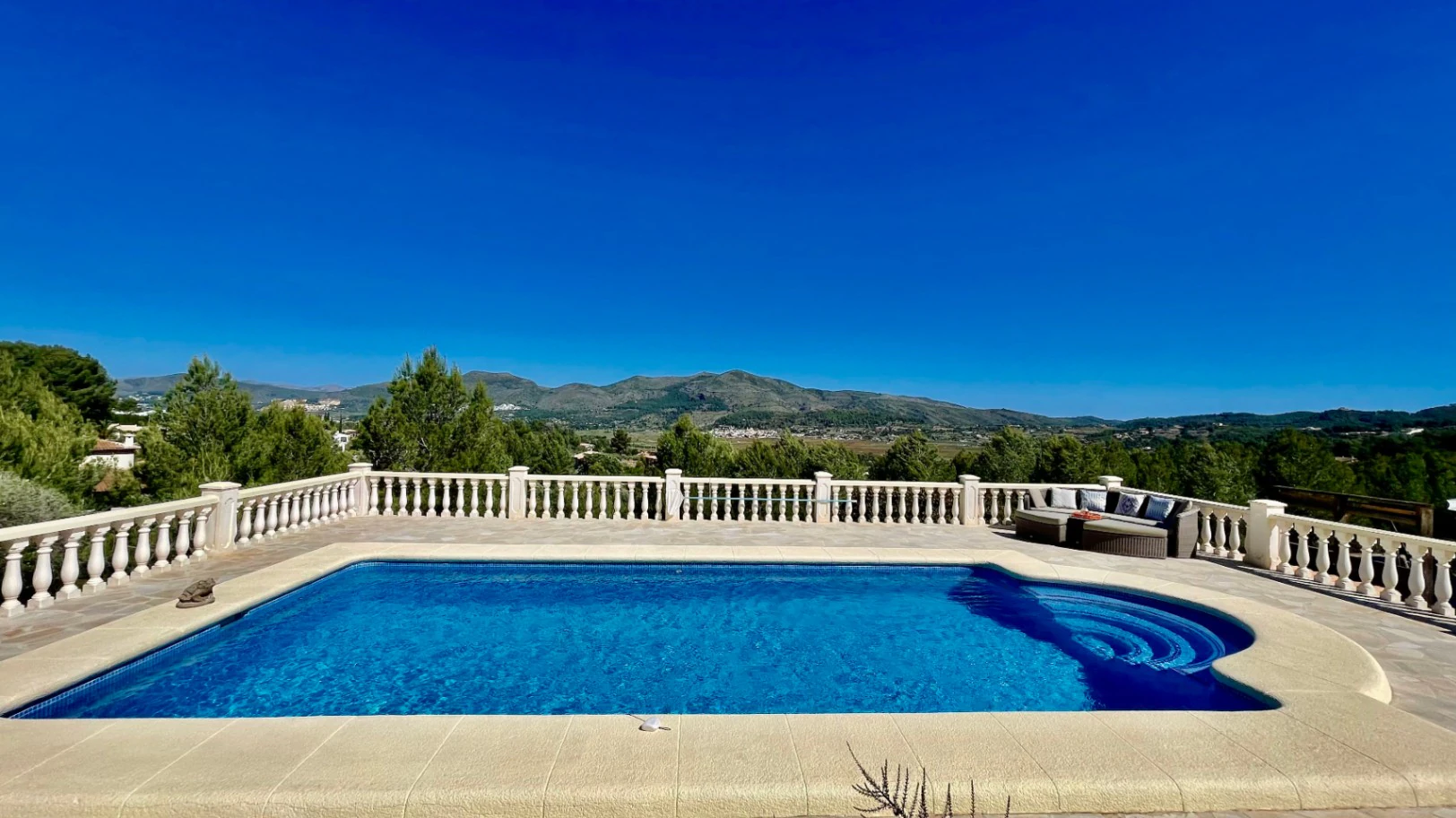 Villa for sale in Lliber:  Spectacular views, large plot